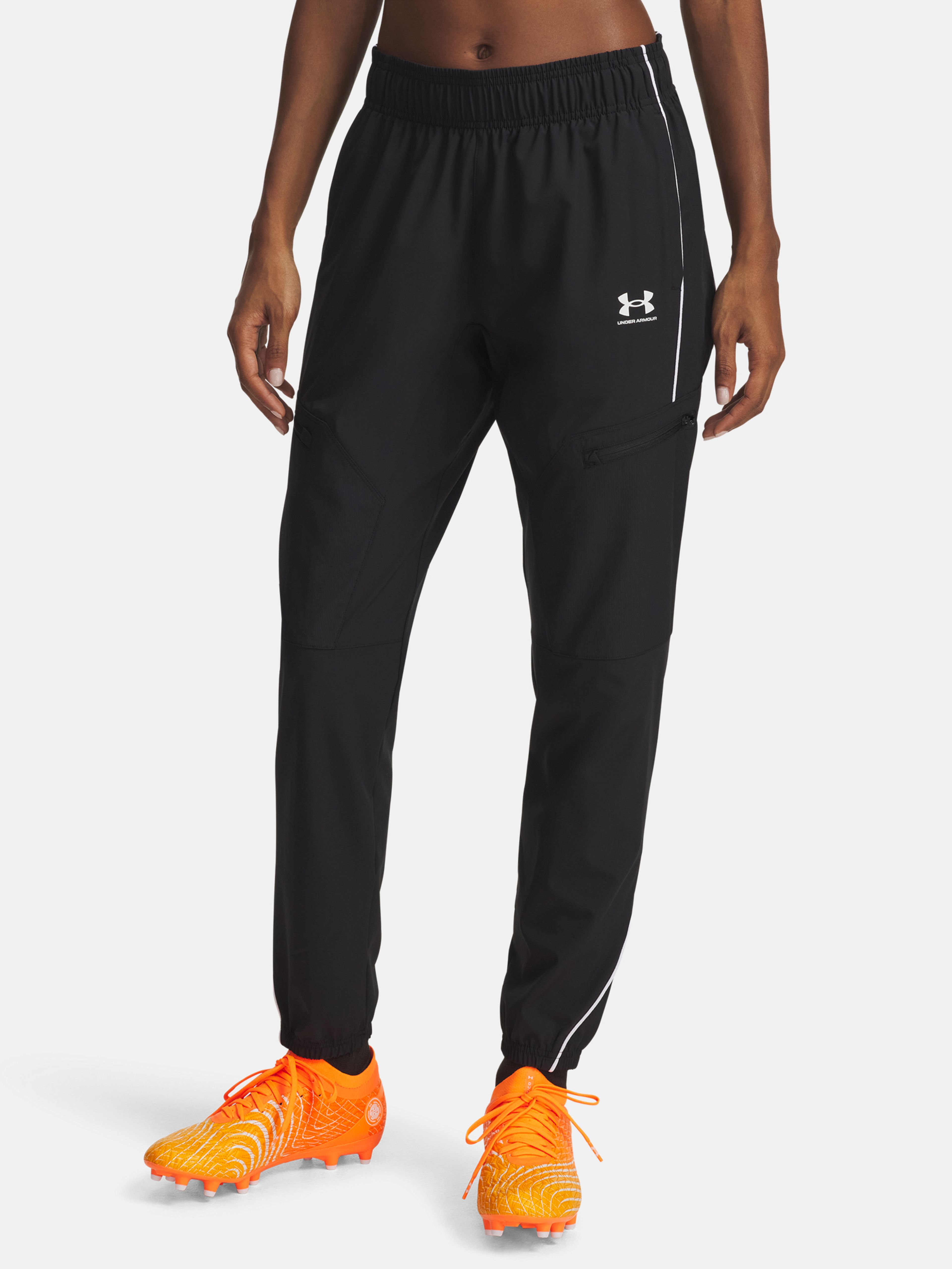 Dámske športové nohavice Under Armour UA W Challenger Warmup Pants-BLK