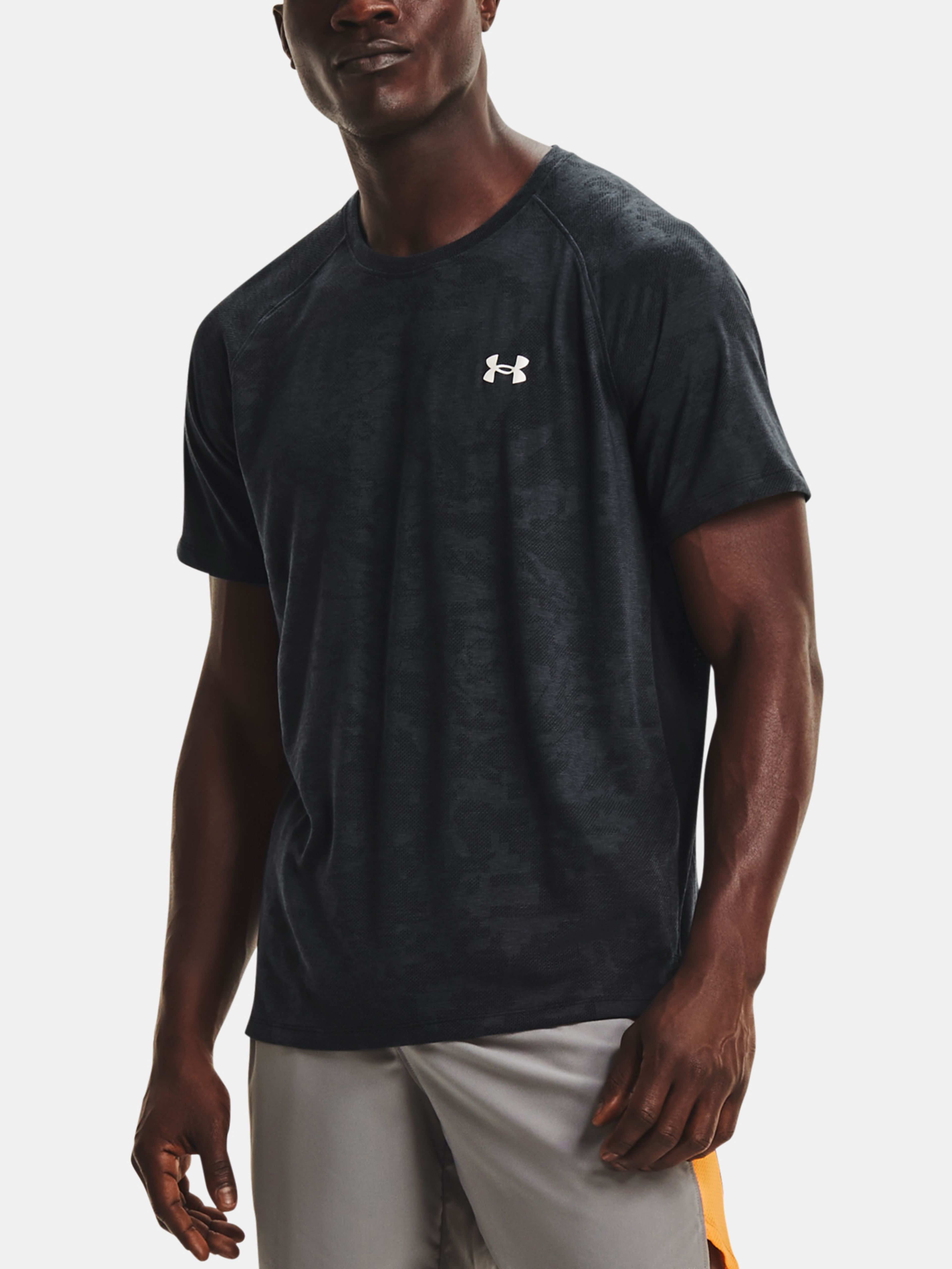 Férfi póló Under Armour UA Streaker 2.0 Camo SS