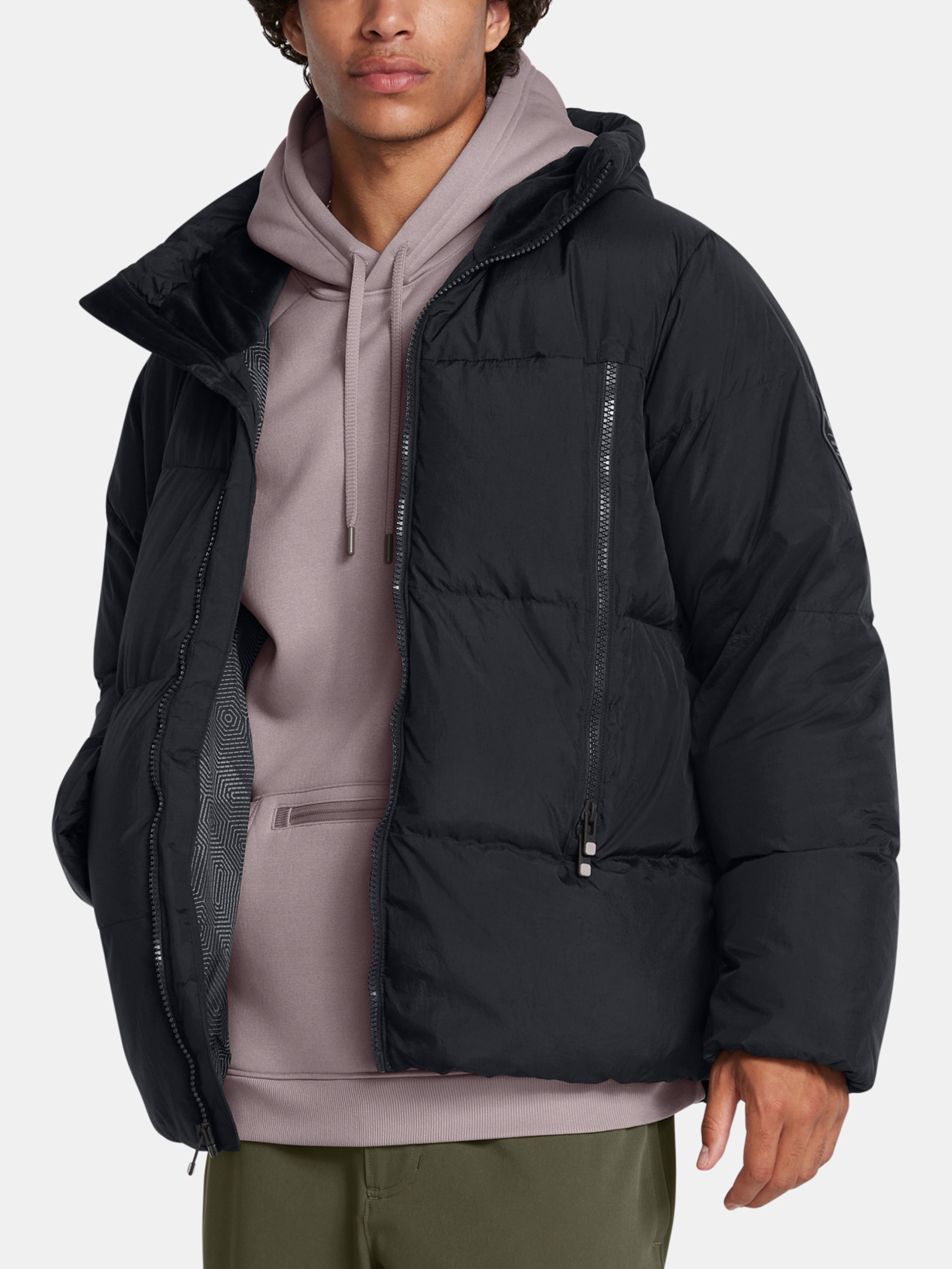 Vyriška striukė Under Armour LIMITLESS DOWN JACKET-BLK