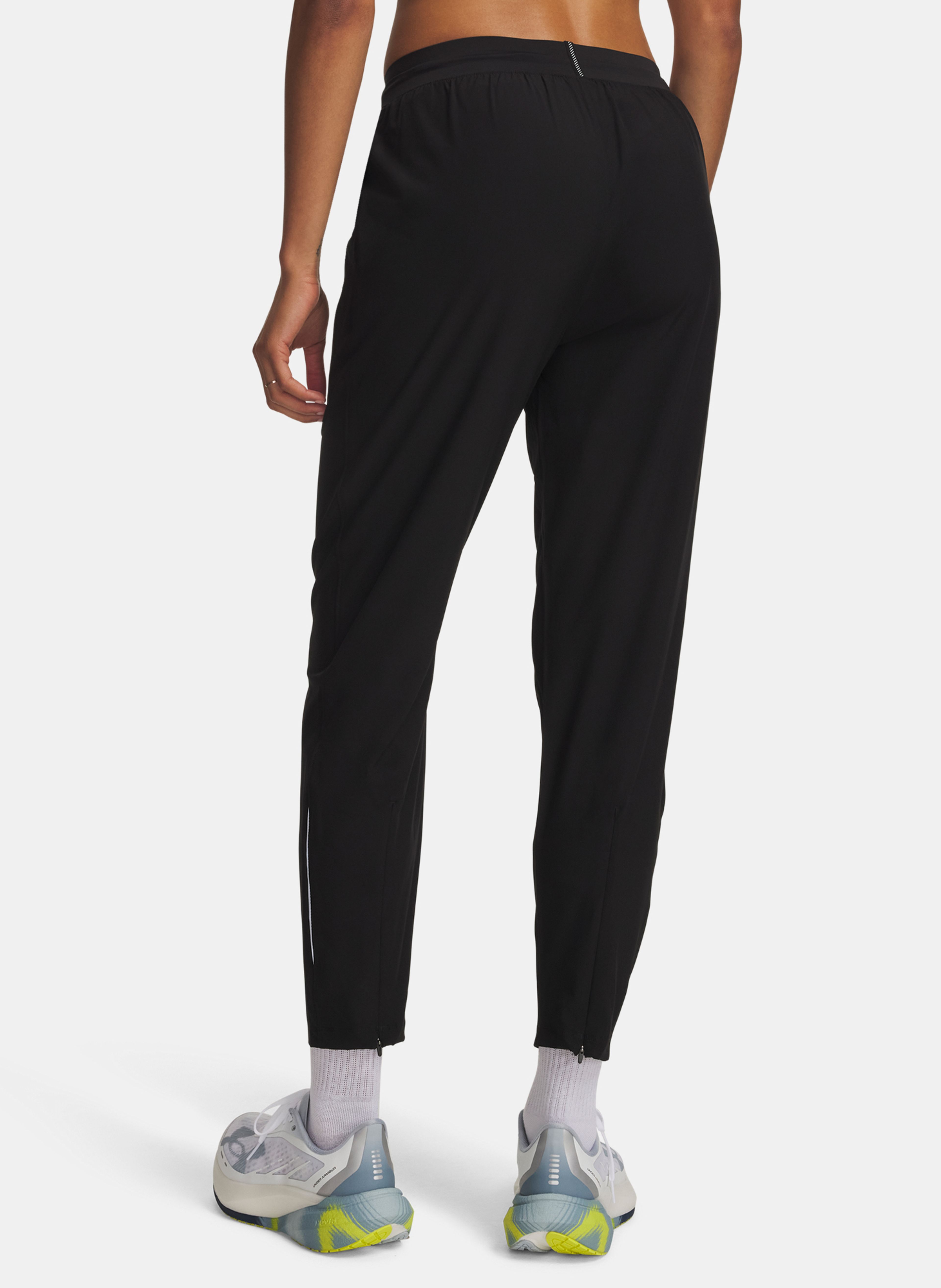 Naiste spordipüksid Under Armour UA Velociti Track Pant - 002