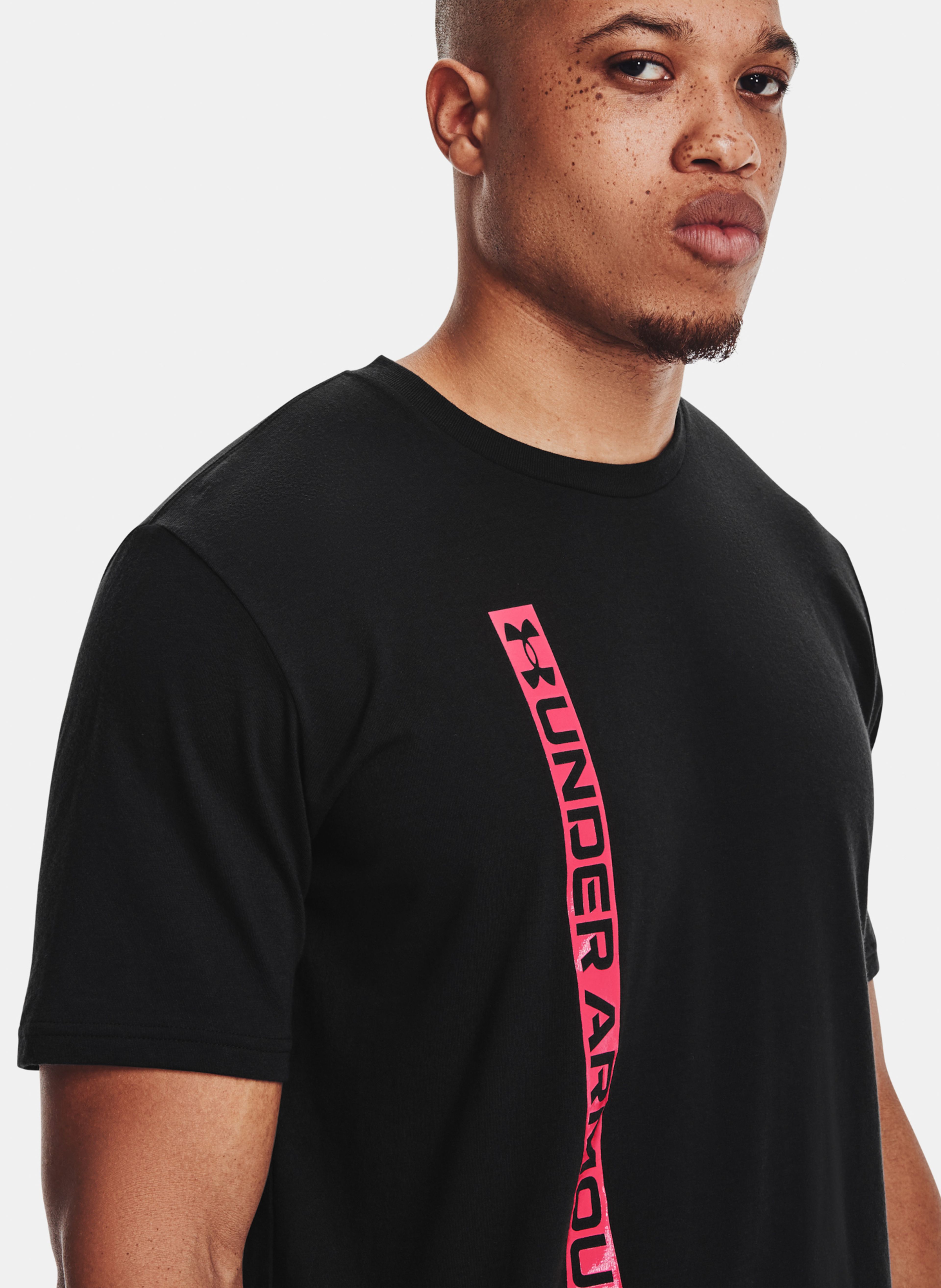 Pánské tričko Under Armour VERTICAL WORDMARK SS - 005