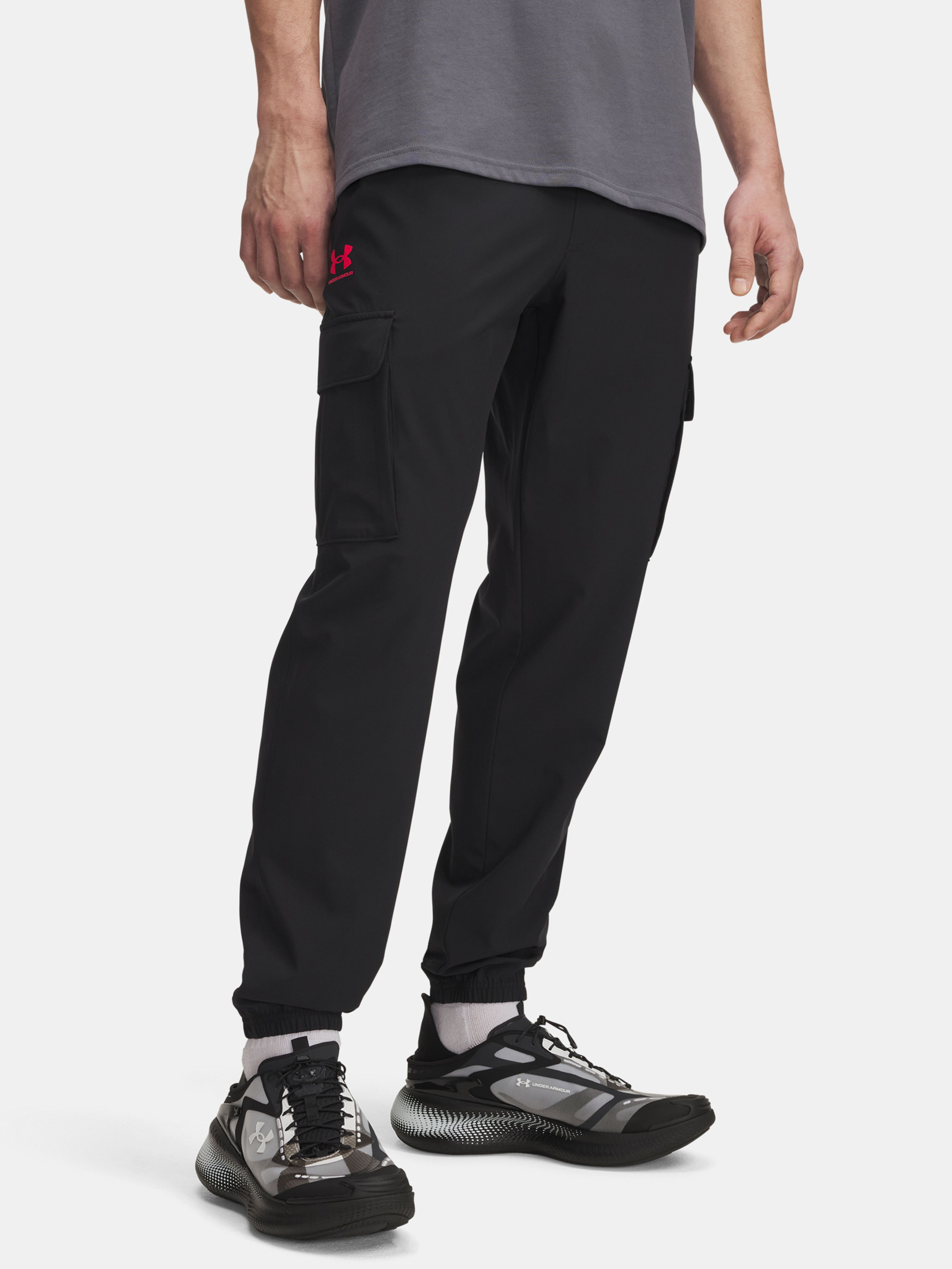 Pánske športové nohavice Under Armour UA Vibe Woven Cargo Pants-BLK