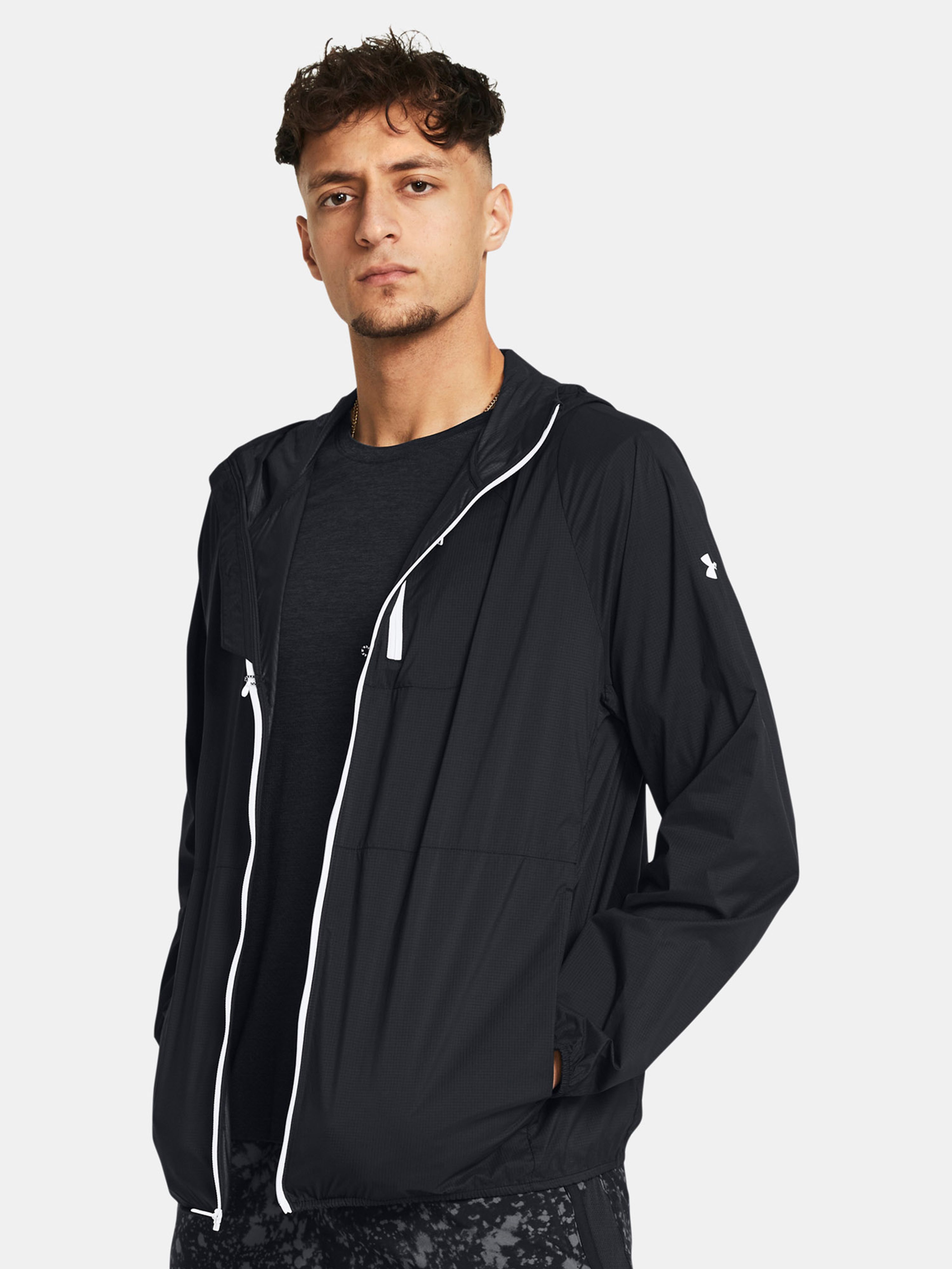 Férfi dzseki Under Armour LAUNCH LIGHTWEIGHT JKT