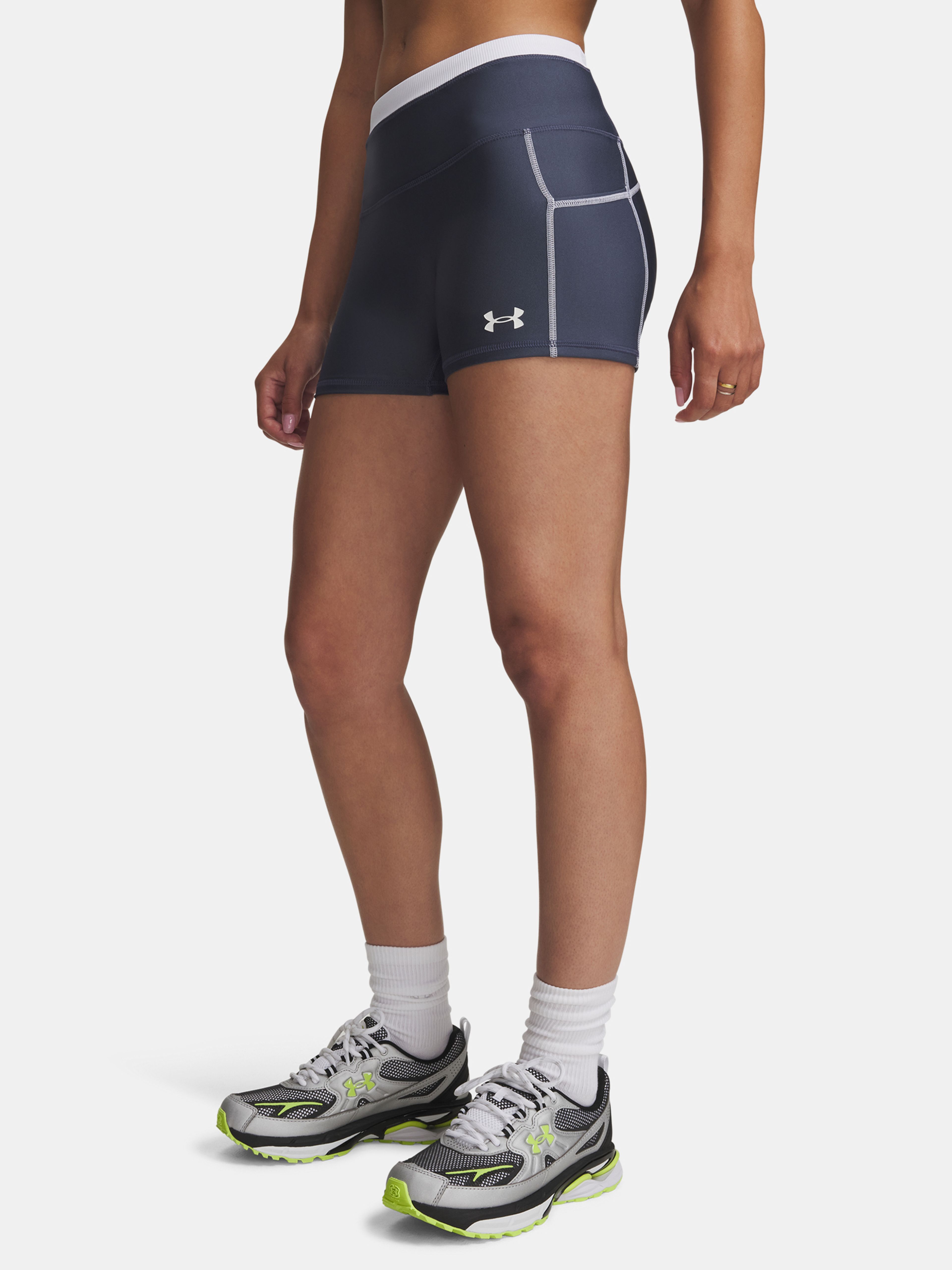 Ženske kratke hlače Under Armour UA HeatGear Novelty Shorty - 001