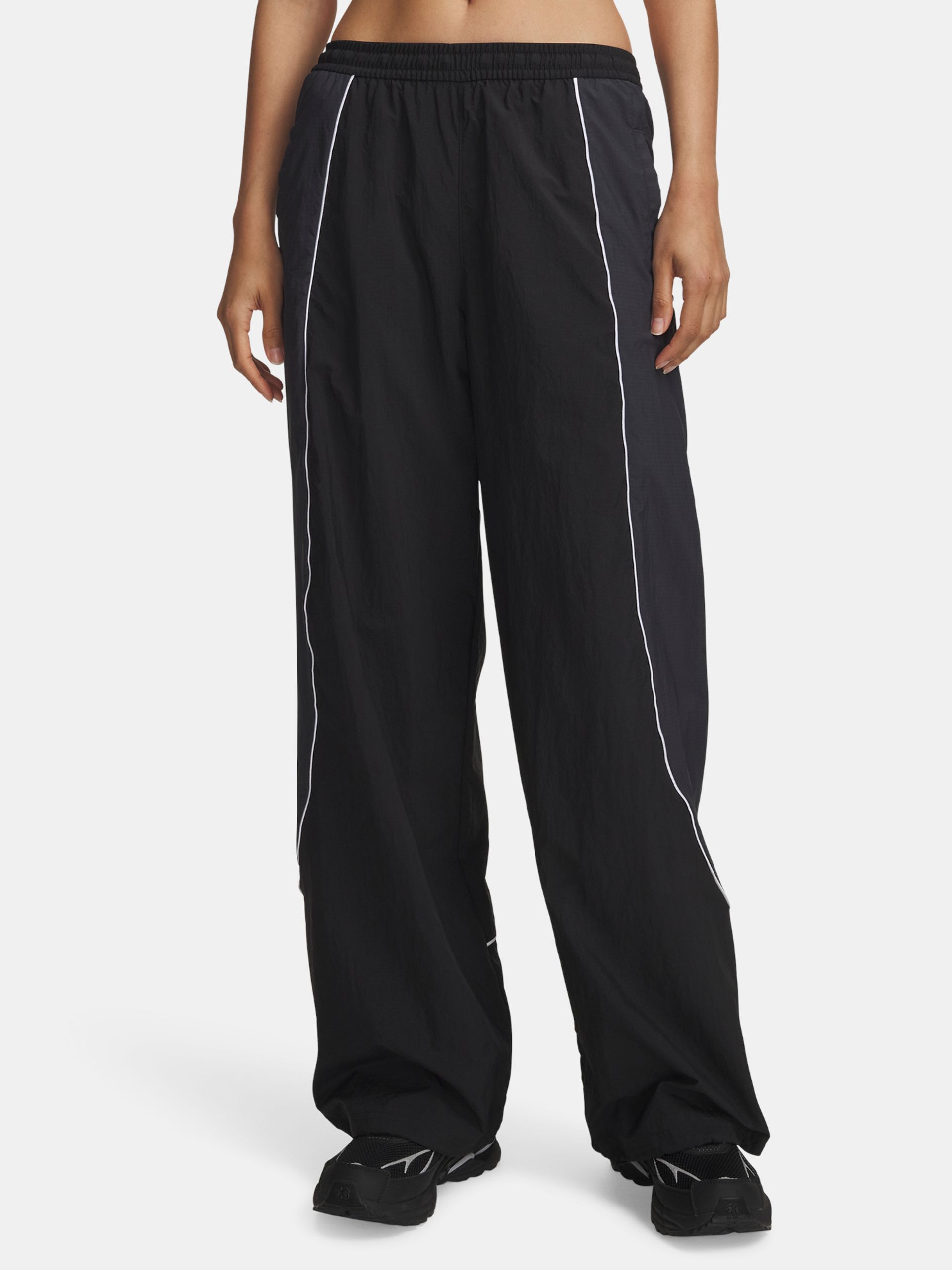 Dámské sportovní kalhoty Under Armour Unstoppable Wvn Wind Pnt - 001