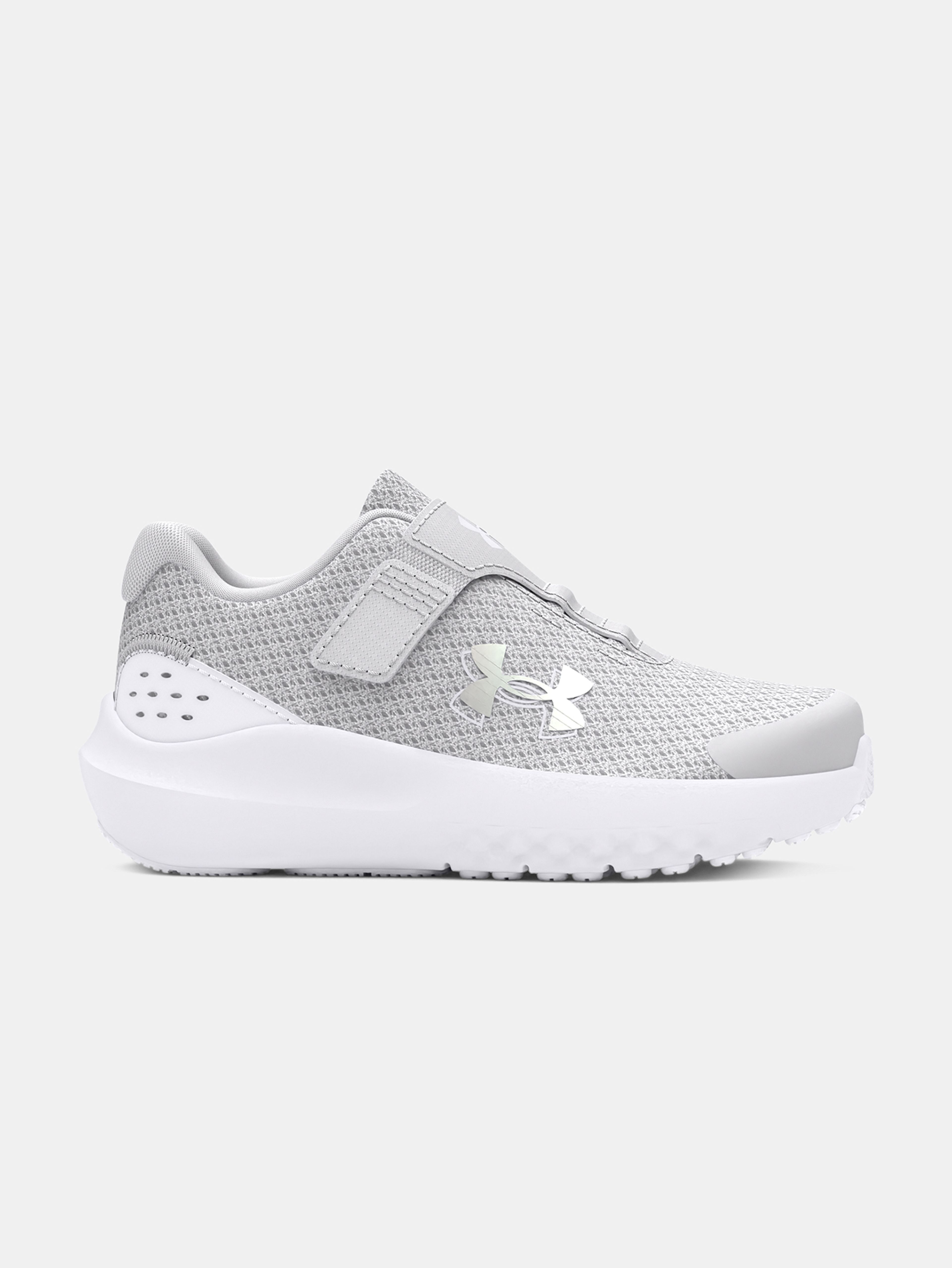 Lány cipők Under Armour UA GINF Surge 4 AC