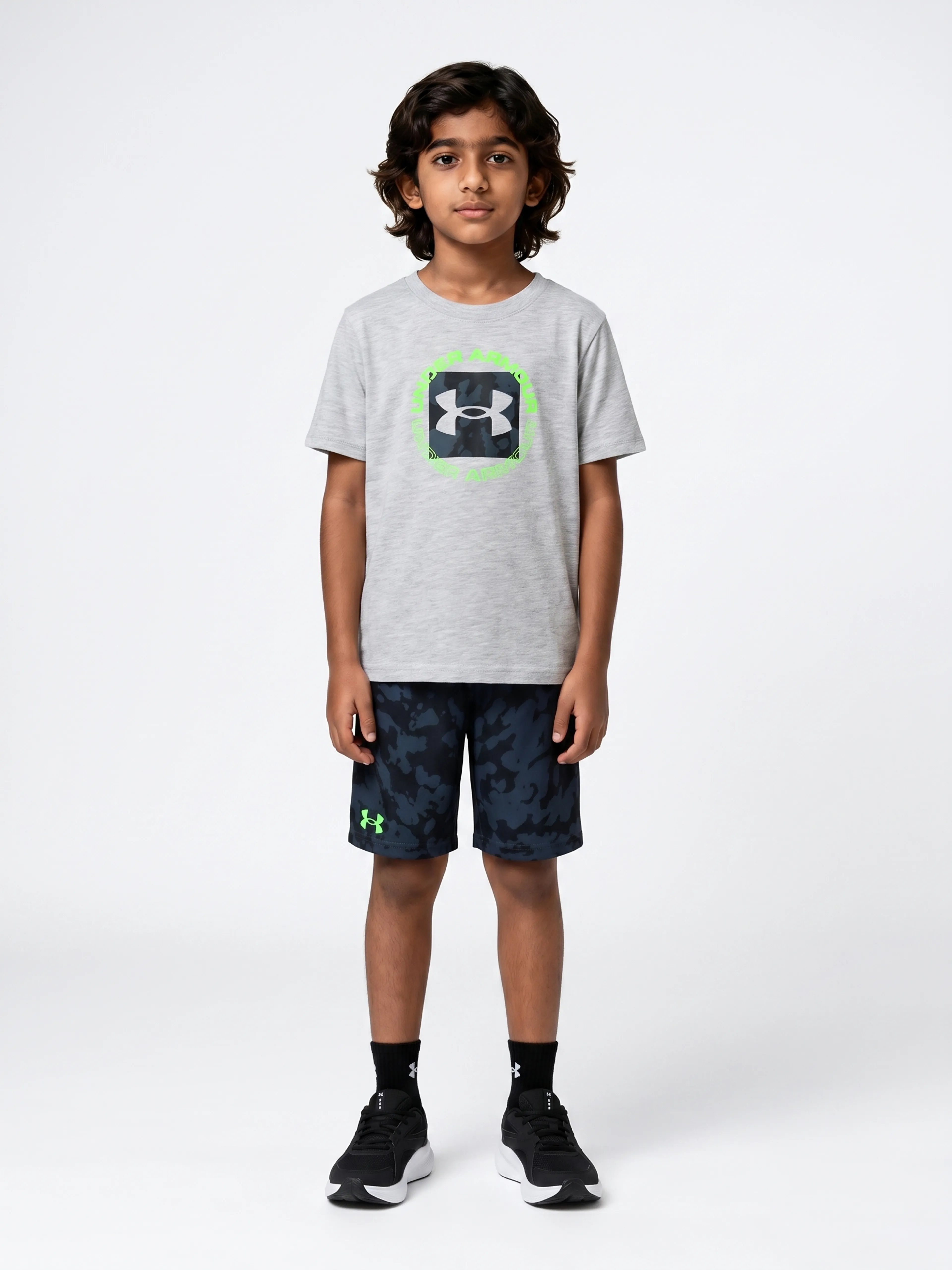 Fiú szett Under Armour UA PRINTED SS SHORT SET-GRY - 001