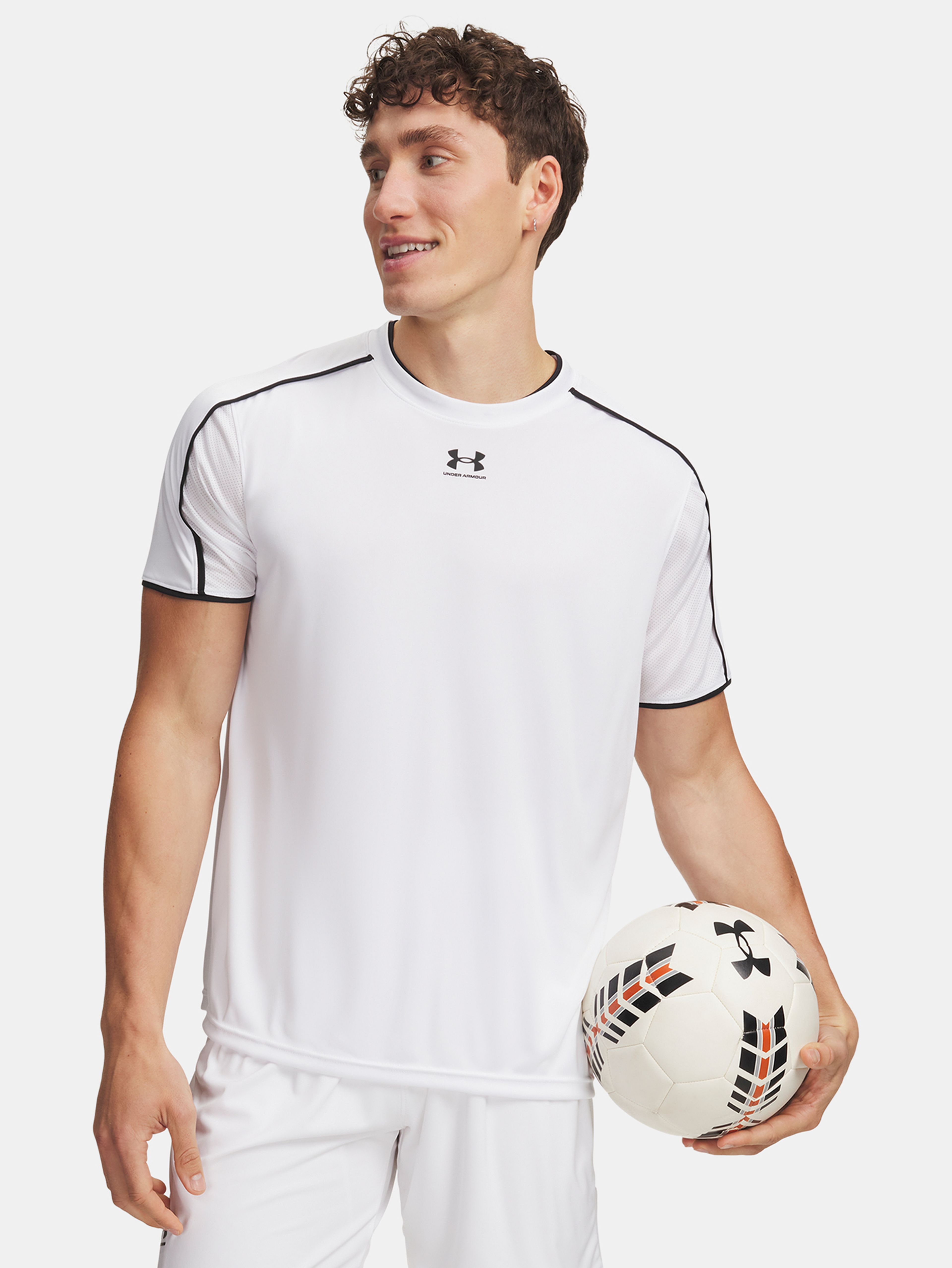 Vyriški marškinėliai Under Armour UA M Challenger Train SS - 001