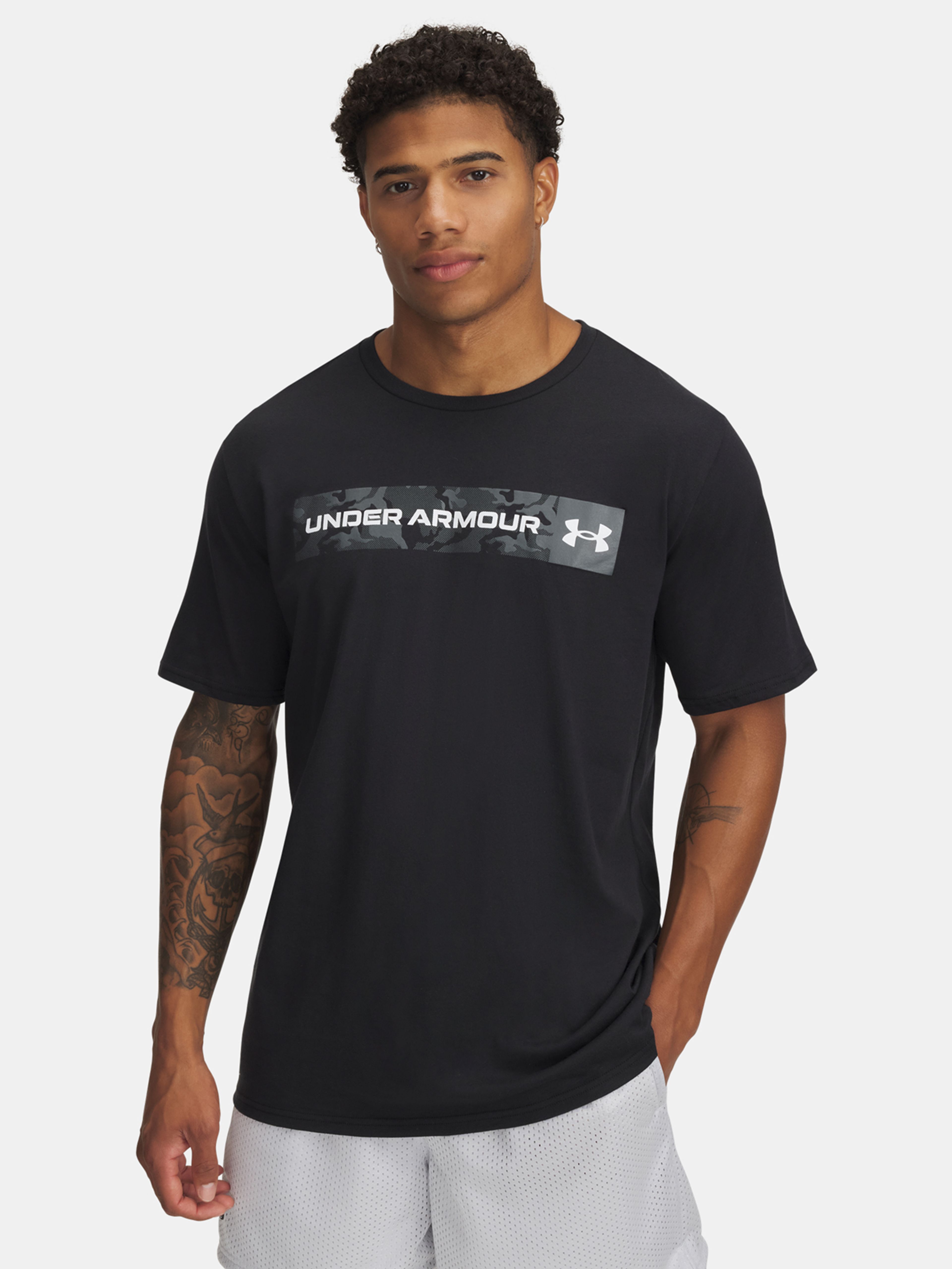 Férfi póló Under Armour UA CAMO CHEST STRIPE SS