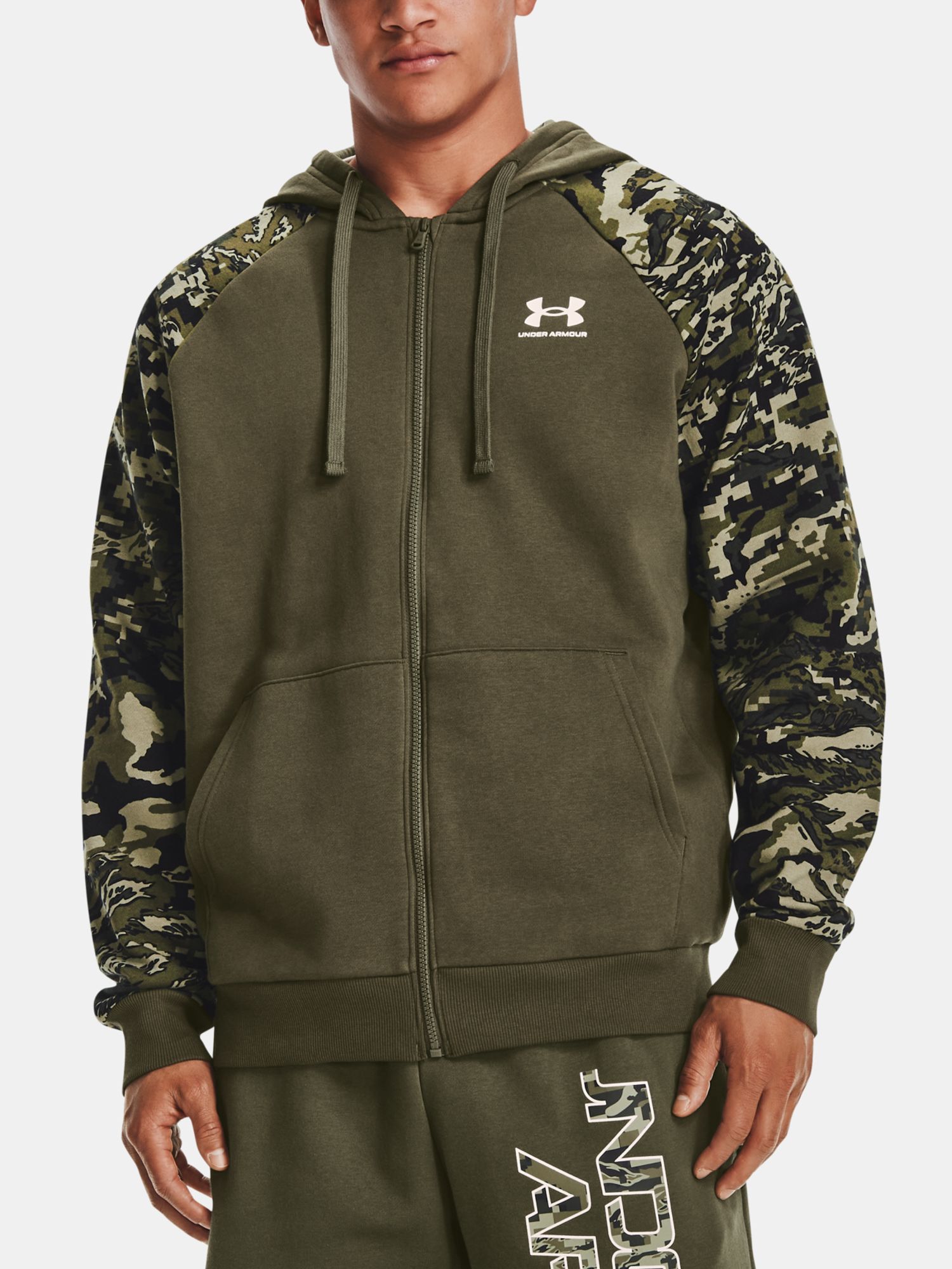 Pánská mikina Under Armour RIVAL FLC CAMO SCRIPT FZ | underarmour.cz