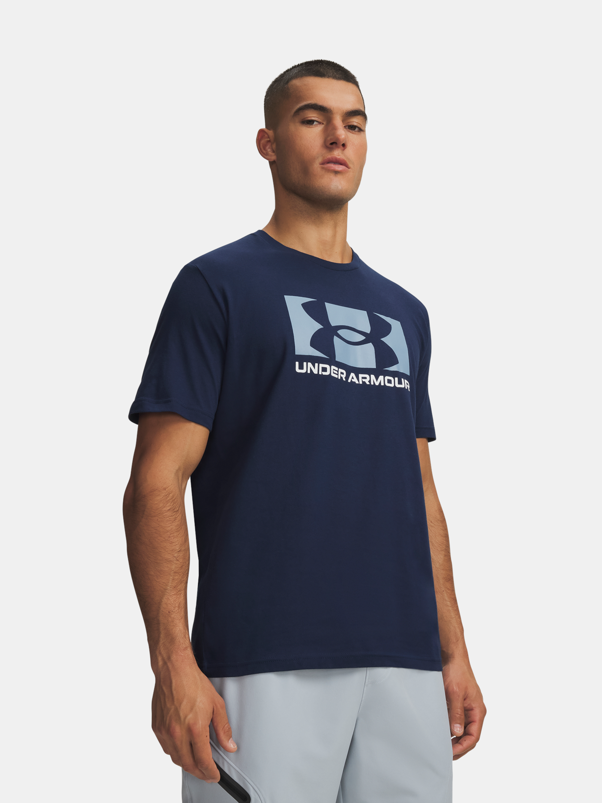 Vyriški marškinėliai Under Armour UA M CENTER BOXED LOGO SS - 001
