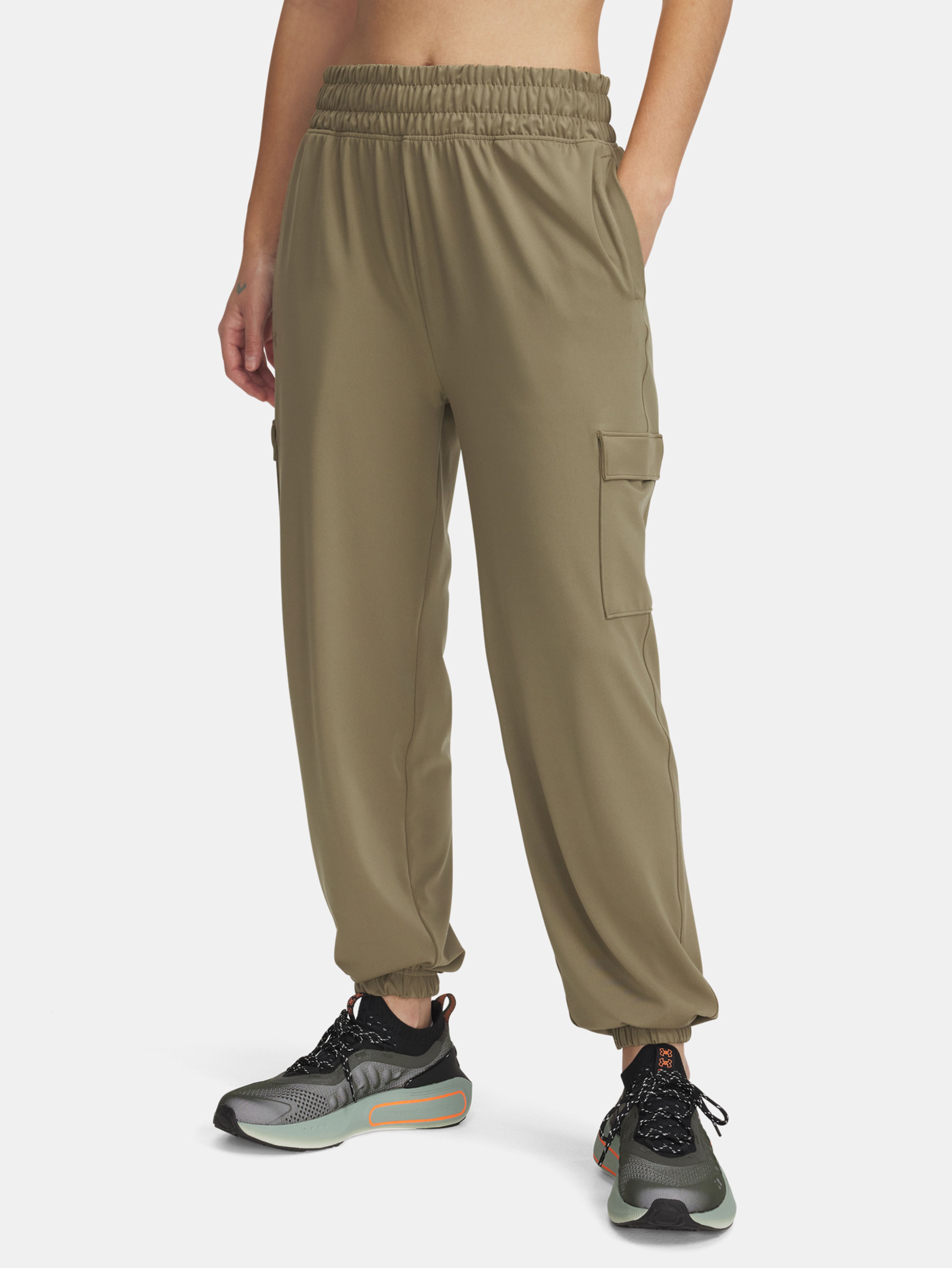 Ženske spodnji del trenirke Under Armour Meridian Cargo Jogger