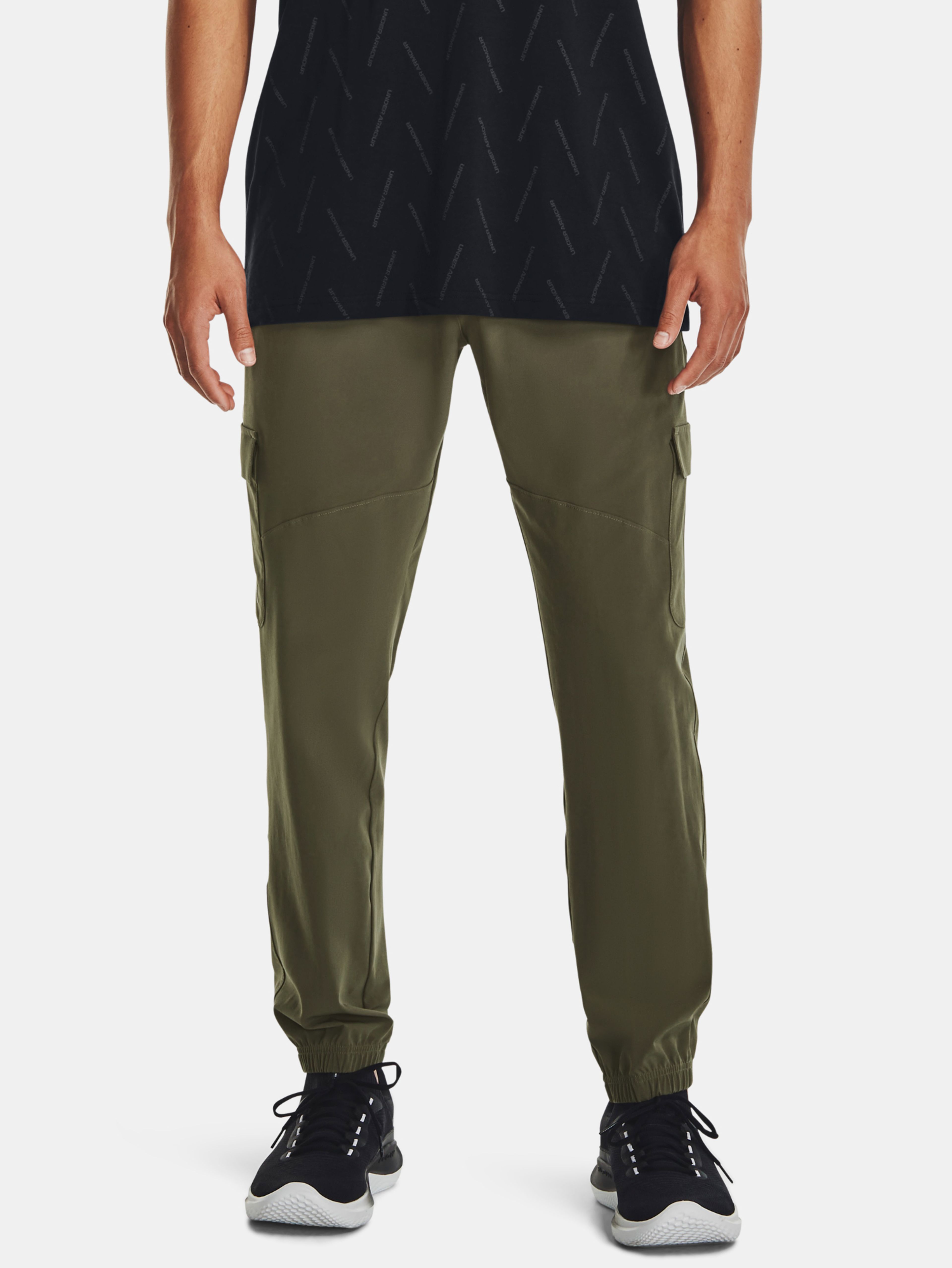 Pánske športové nohavice Under Armour UA Stretch Woven Cargo Pants