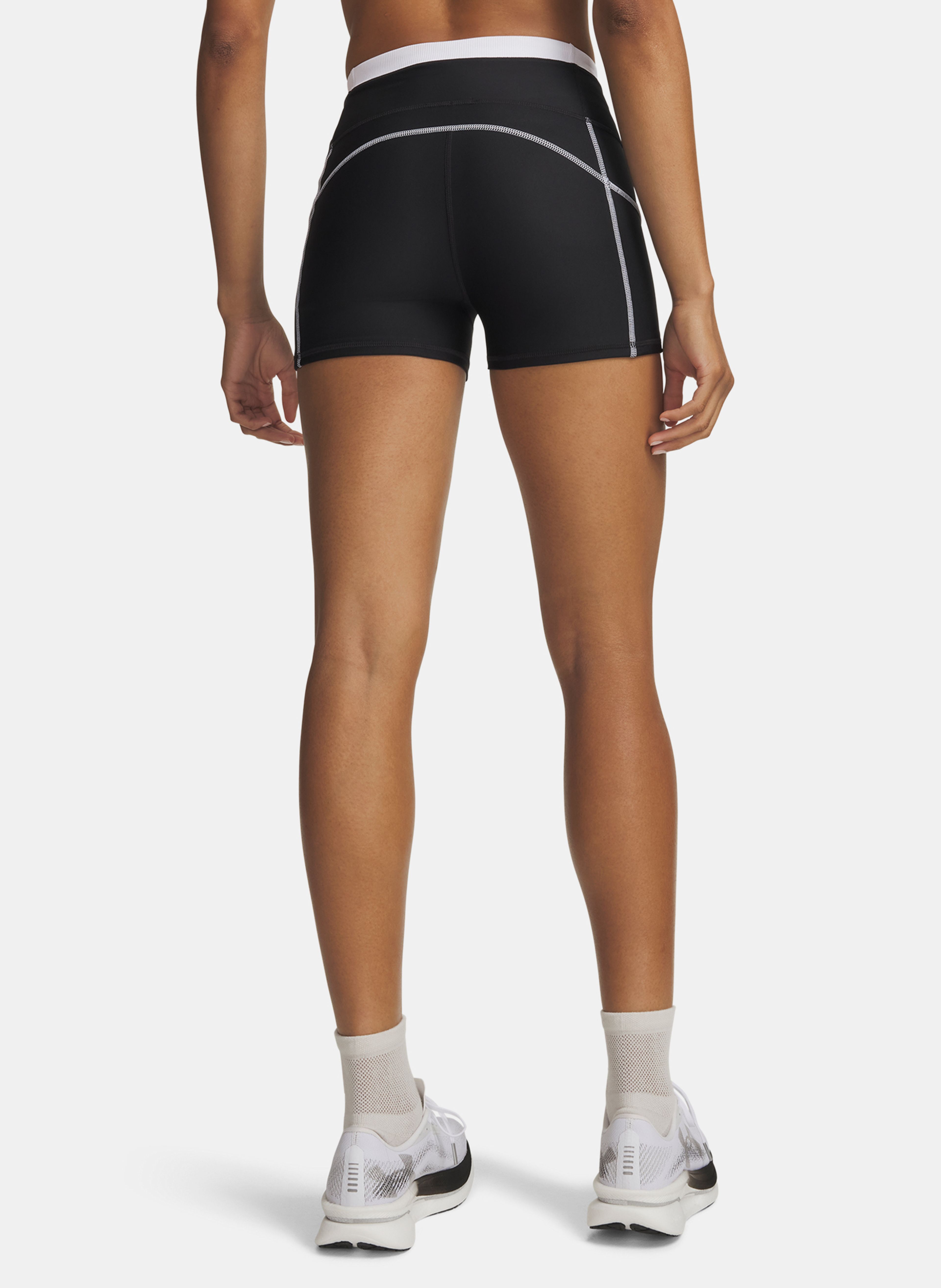 Naiste lühikesed püksid Under Armour UA HeatGear Novelty Shorty - 002