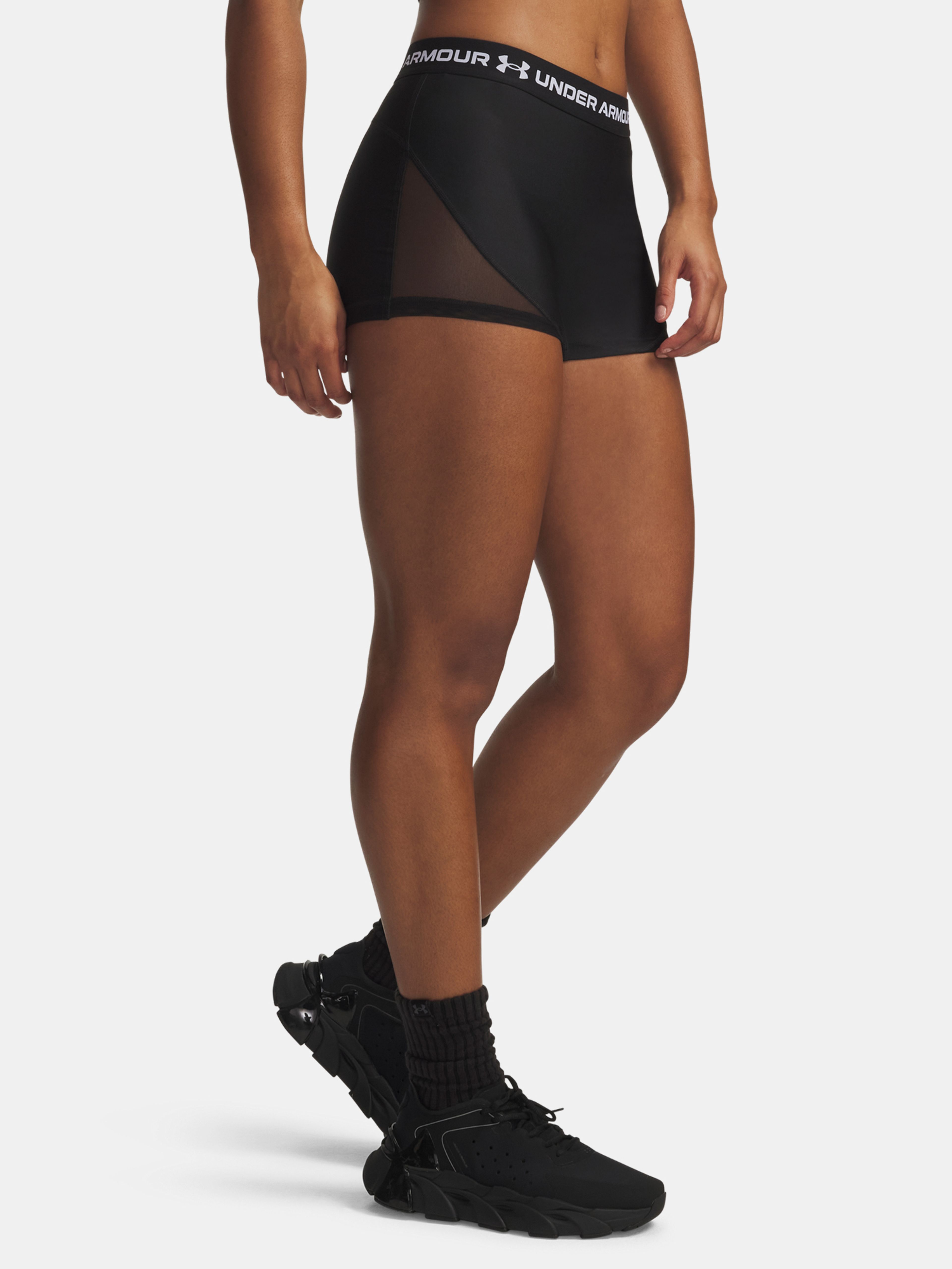 Női rövidnadrágok Under Armour HeatGear Mesh Shorty-BLK