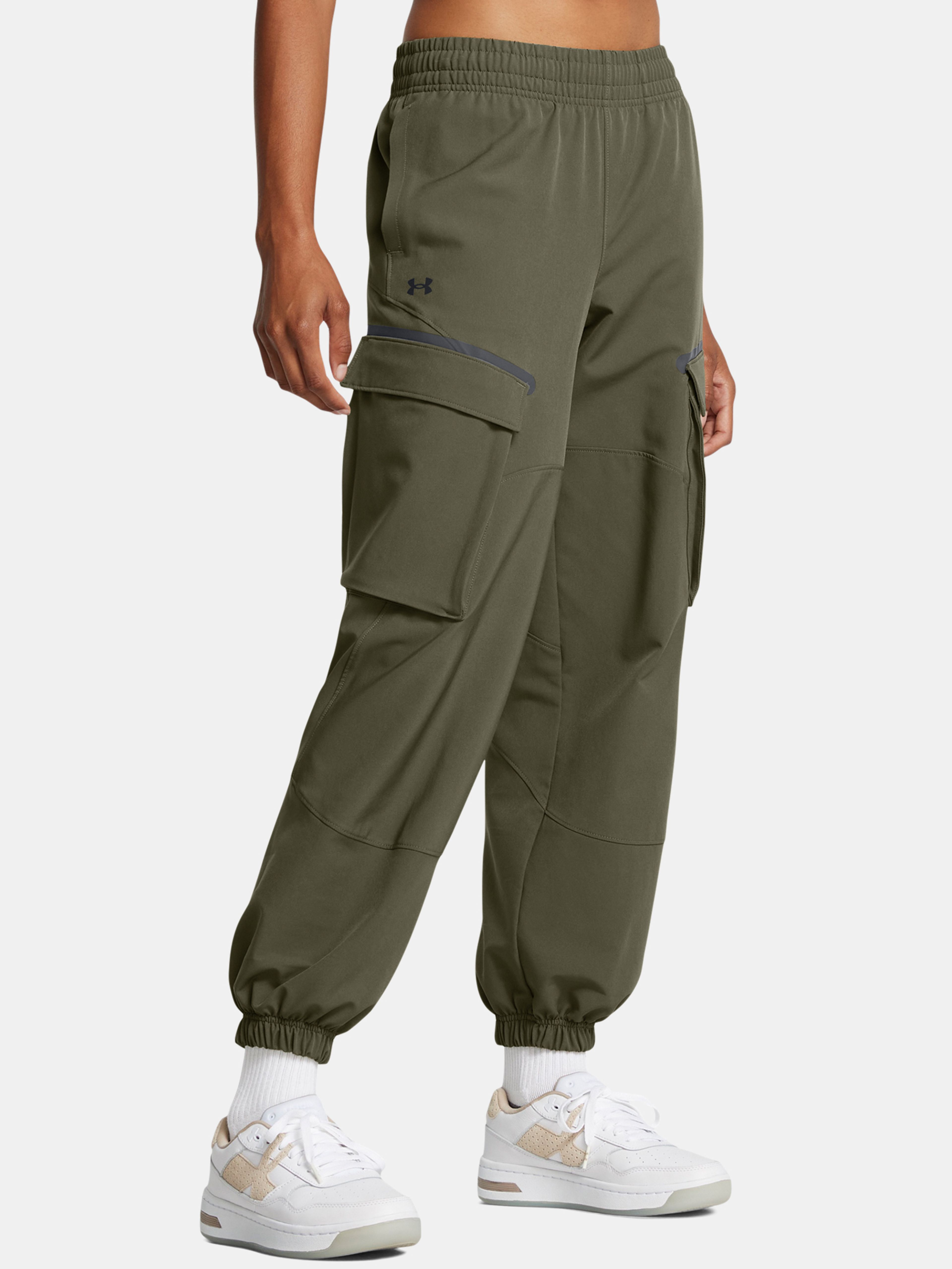 Dámske športové nohavice Under Armour Unstoppable Cargo Pant-GRN