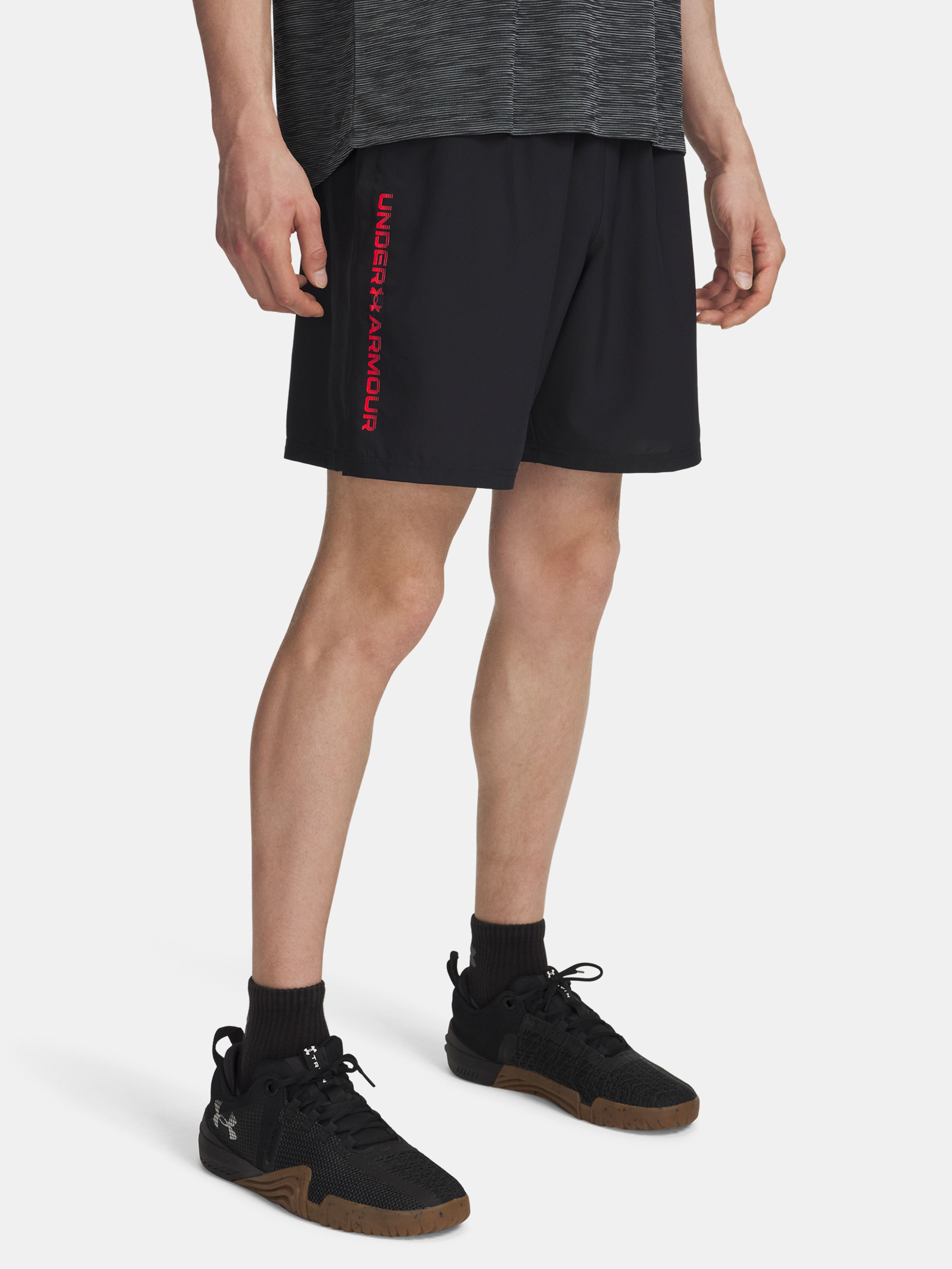 Pánske kraťasy Under Armour UA Tech Woven Wordmark Short-BLK