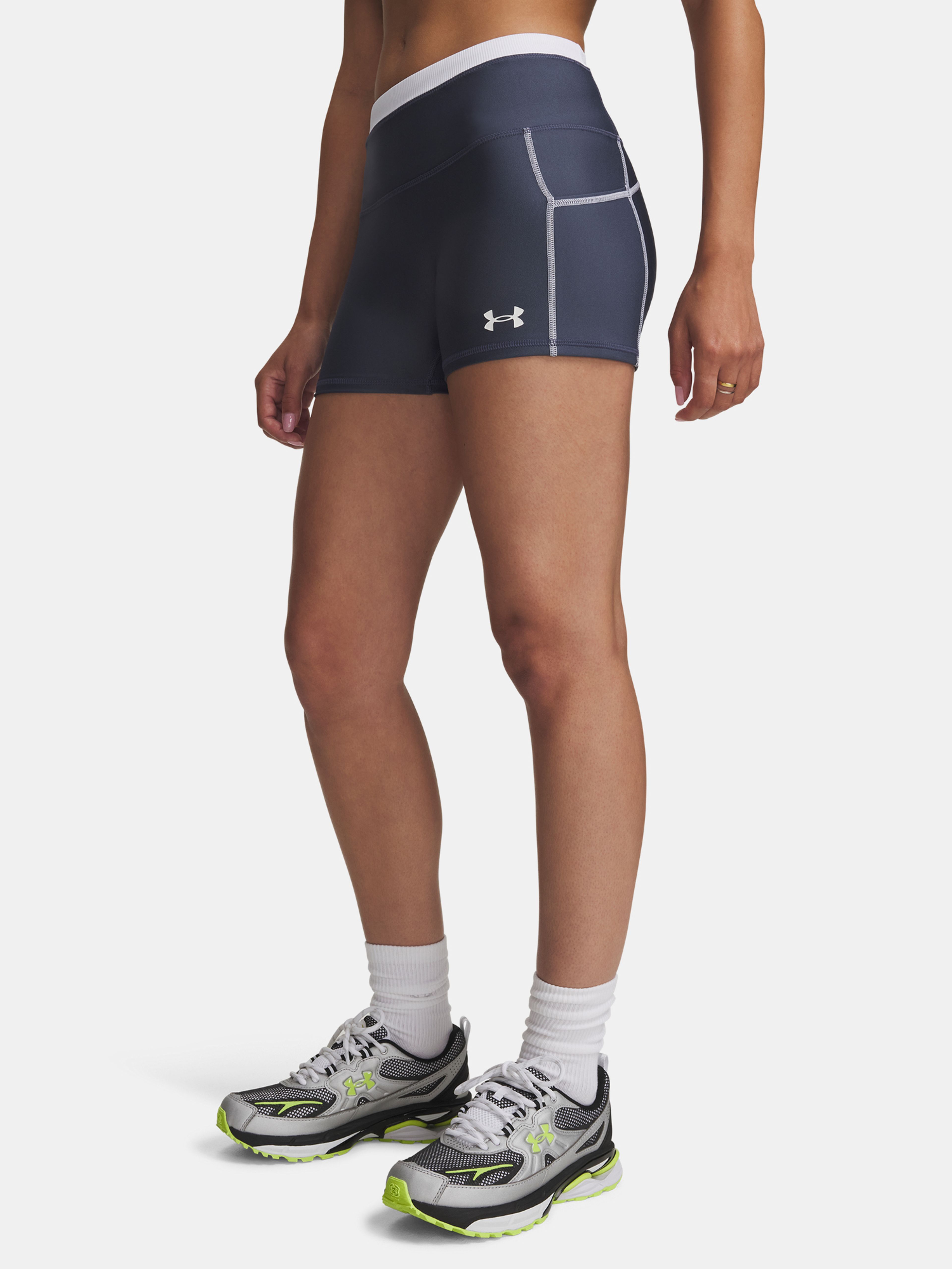 Ženske kratke hlače Under Armour UA HeatGear Novelty Shorty - 001