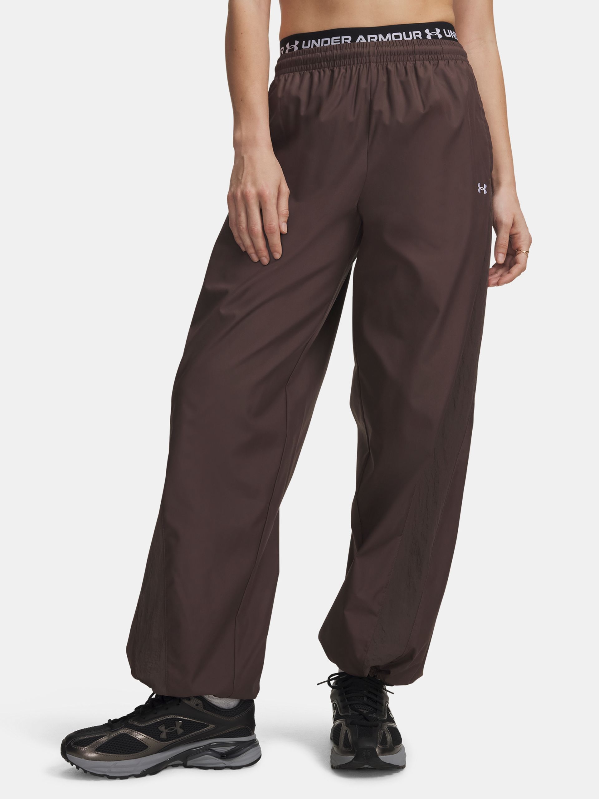 Naiste spordipüksid Under Armour Icon Woven Pant - 001