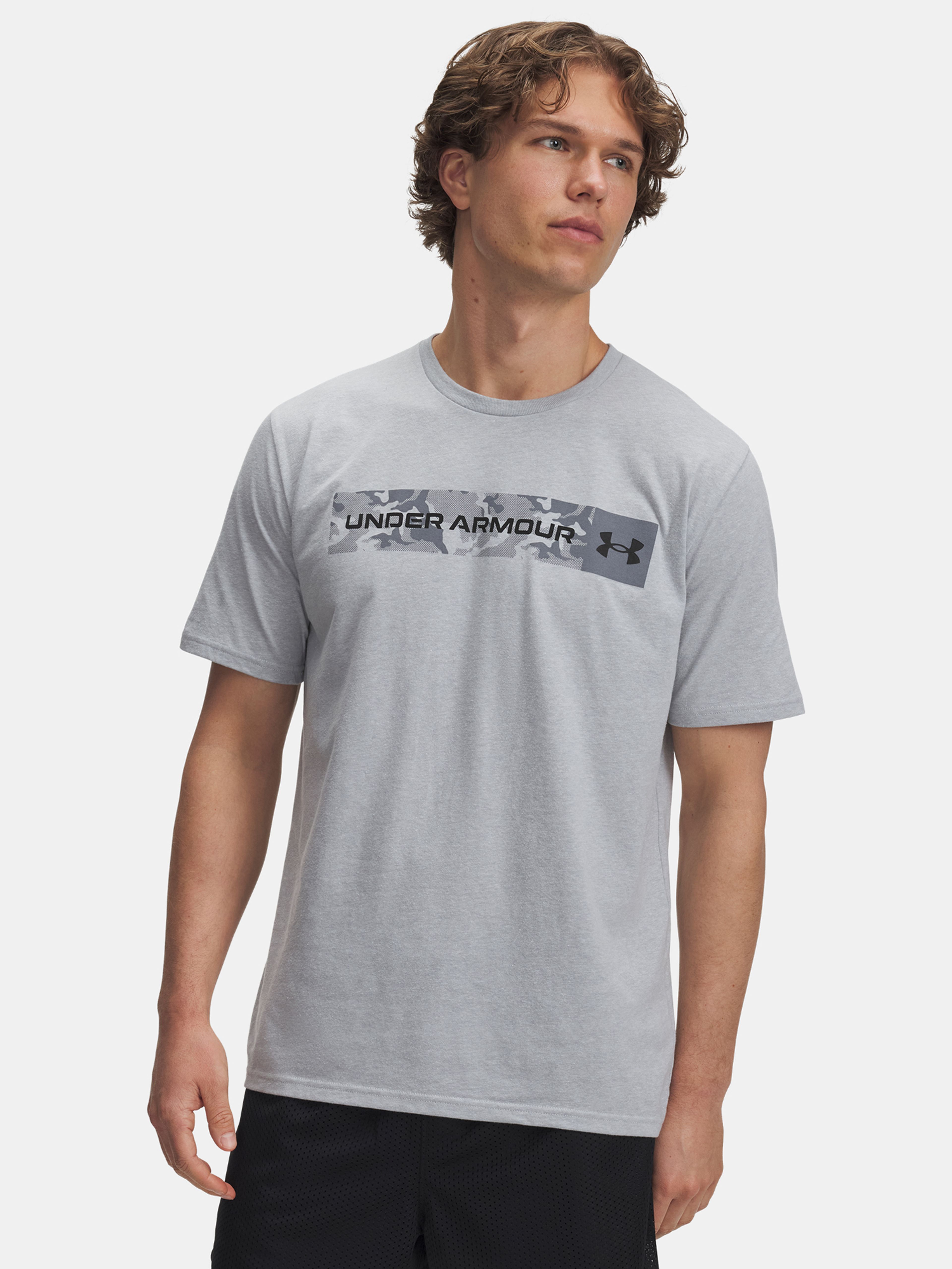Moška majica Under Armour UA CAMO CHEST STRIPE SS-GRY