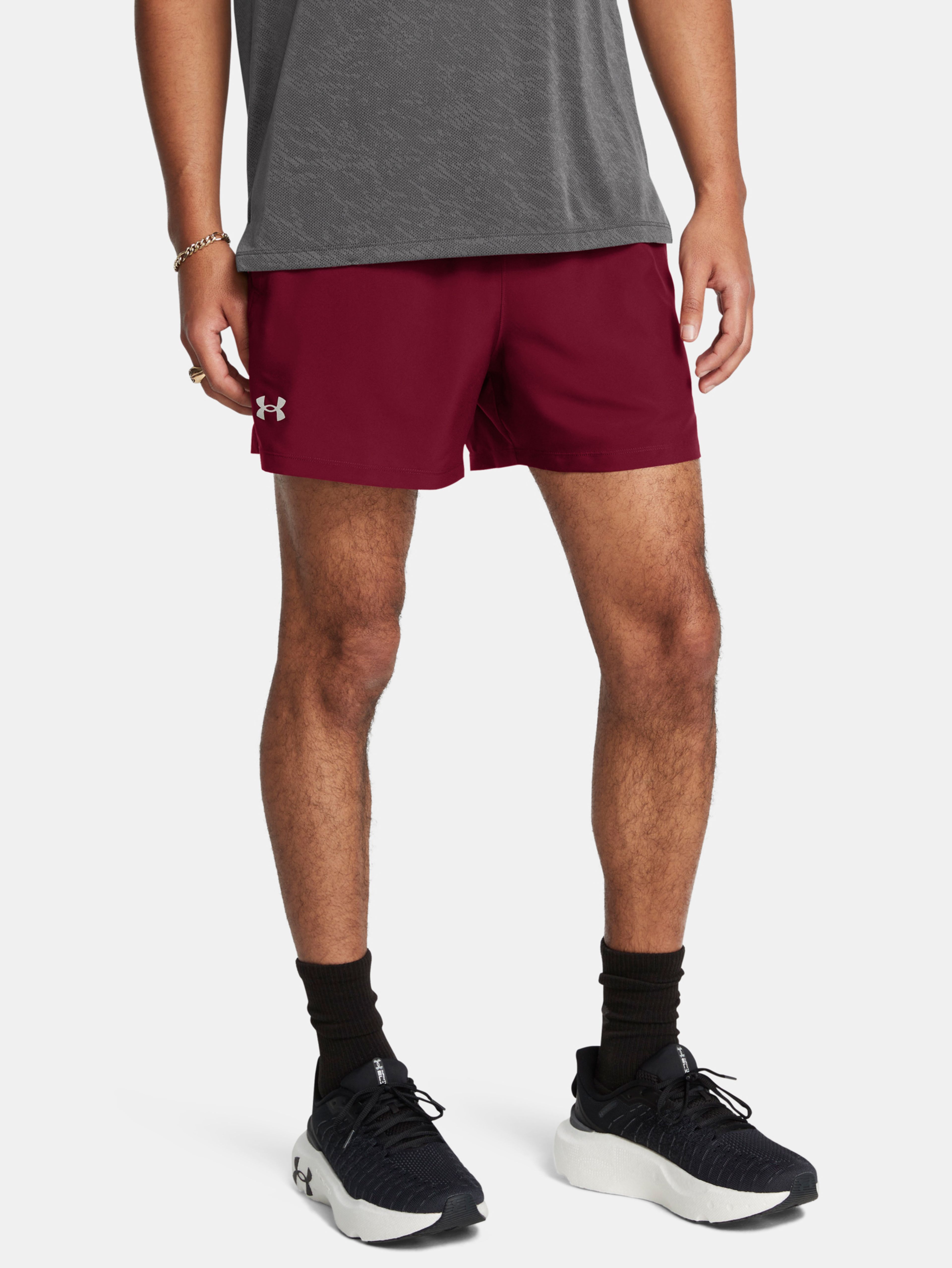 Férfi rövidnadrágok Under Armour UA LAUNCH 5'' SHORTS-RED