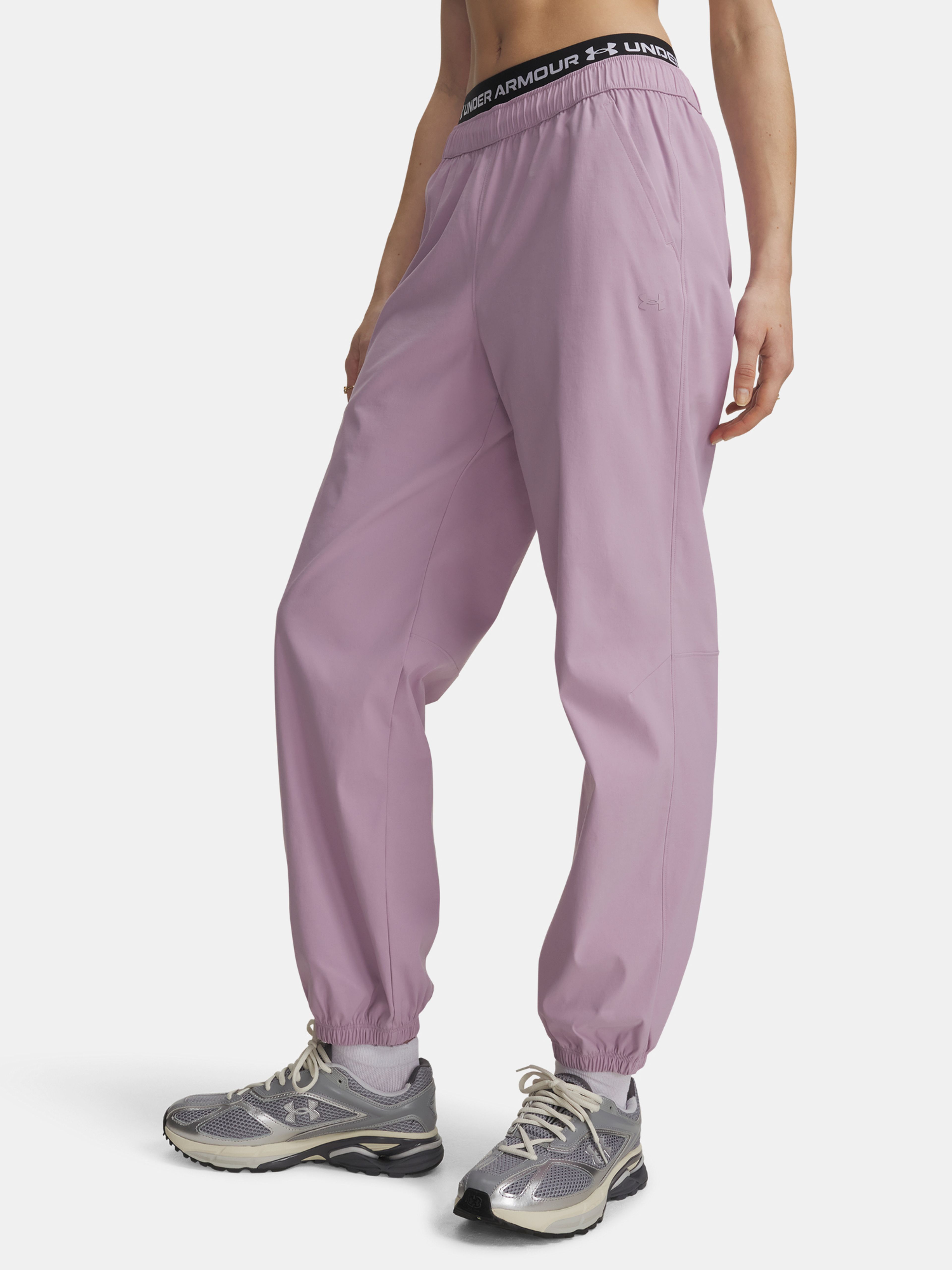 Dámske tepláky Under Armour Unstoppable Wvn Jogger - 001