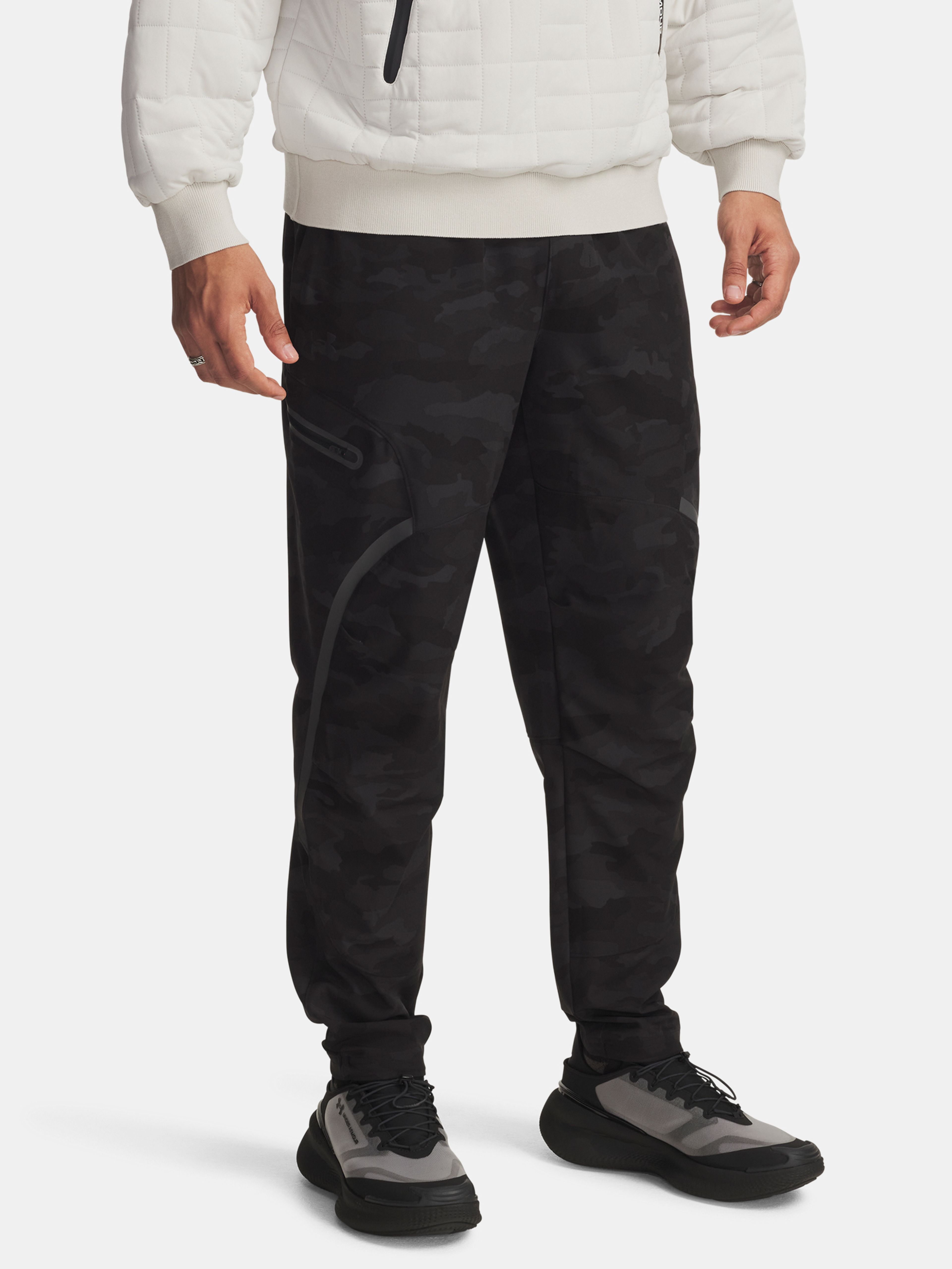 Moške športne hlače Under Armour UA Unstoppable Cargo Pant-BLK