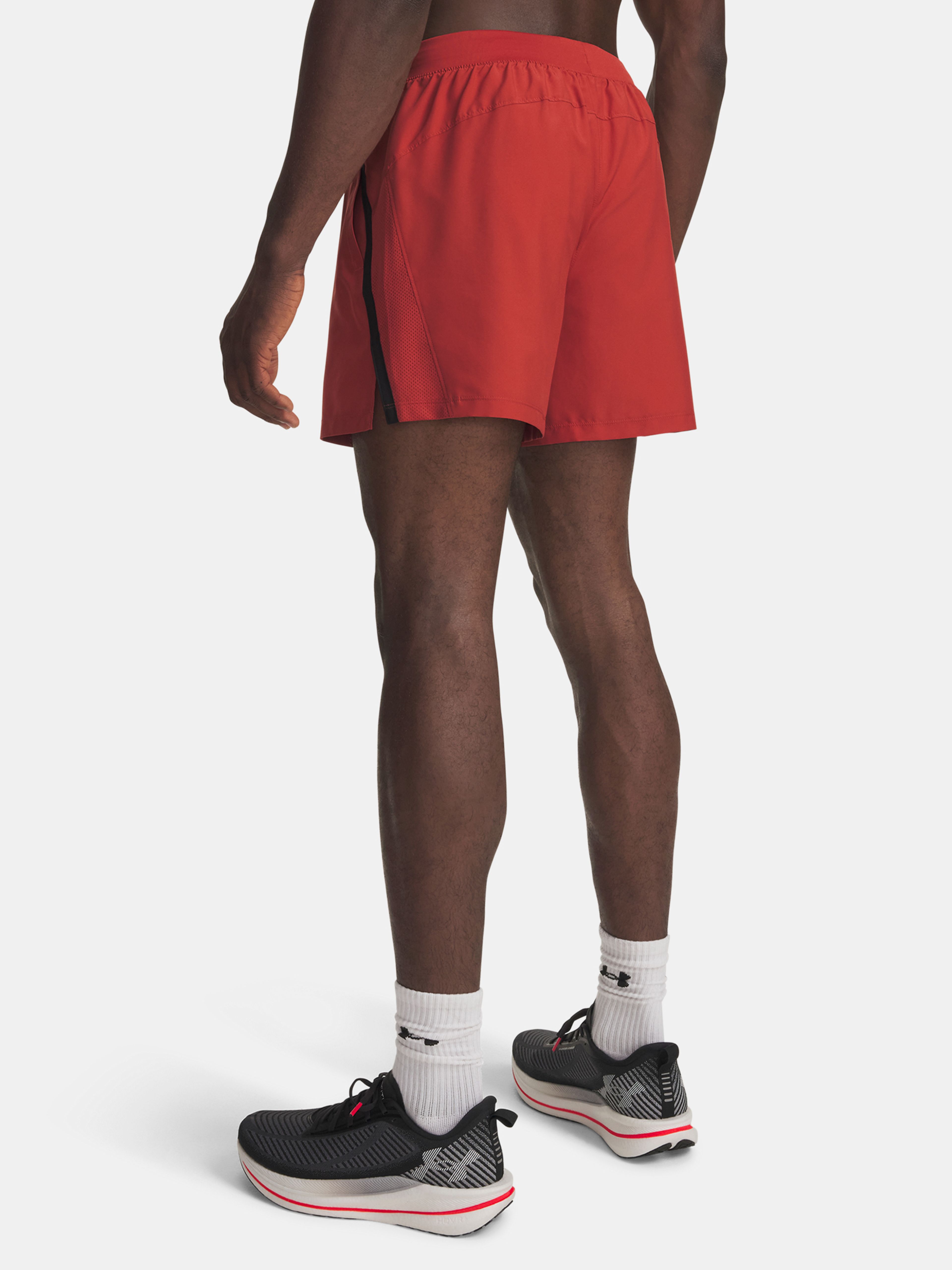 Férfi rövidnadrágok Under Armour UA LAUNCH 5'' SHORTS - 002
