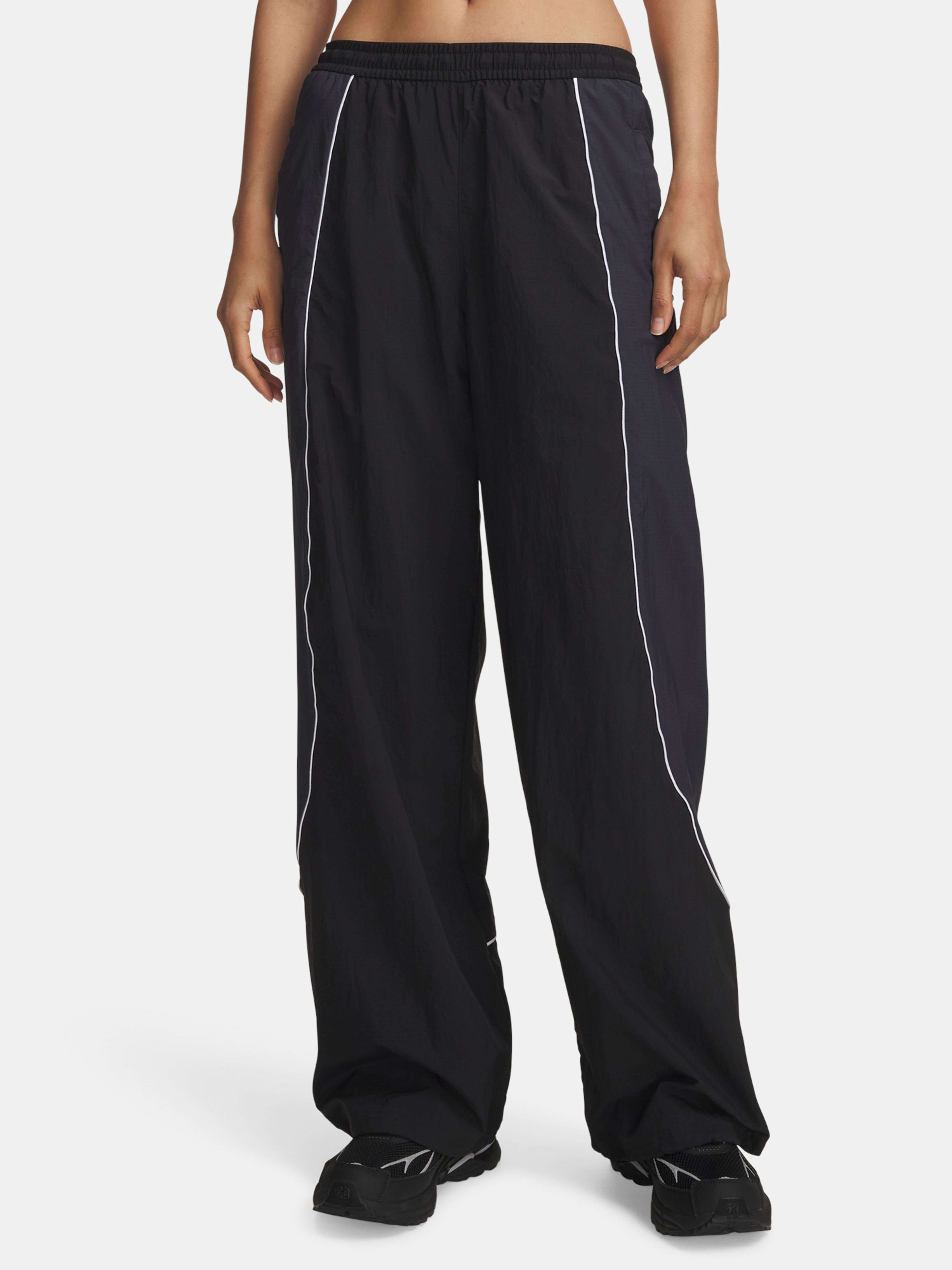 Dámské sportovní kalhoty Under Armour Unstoppable Wvn Wind Pnt - 001