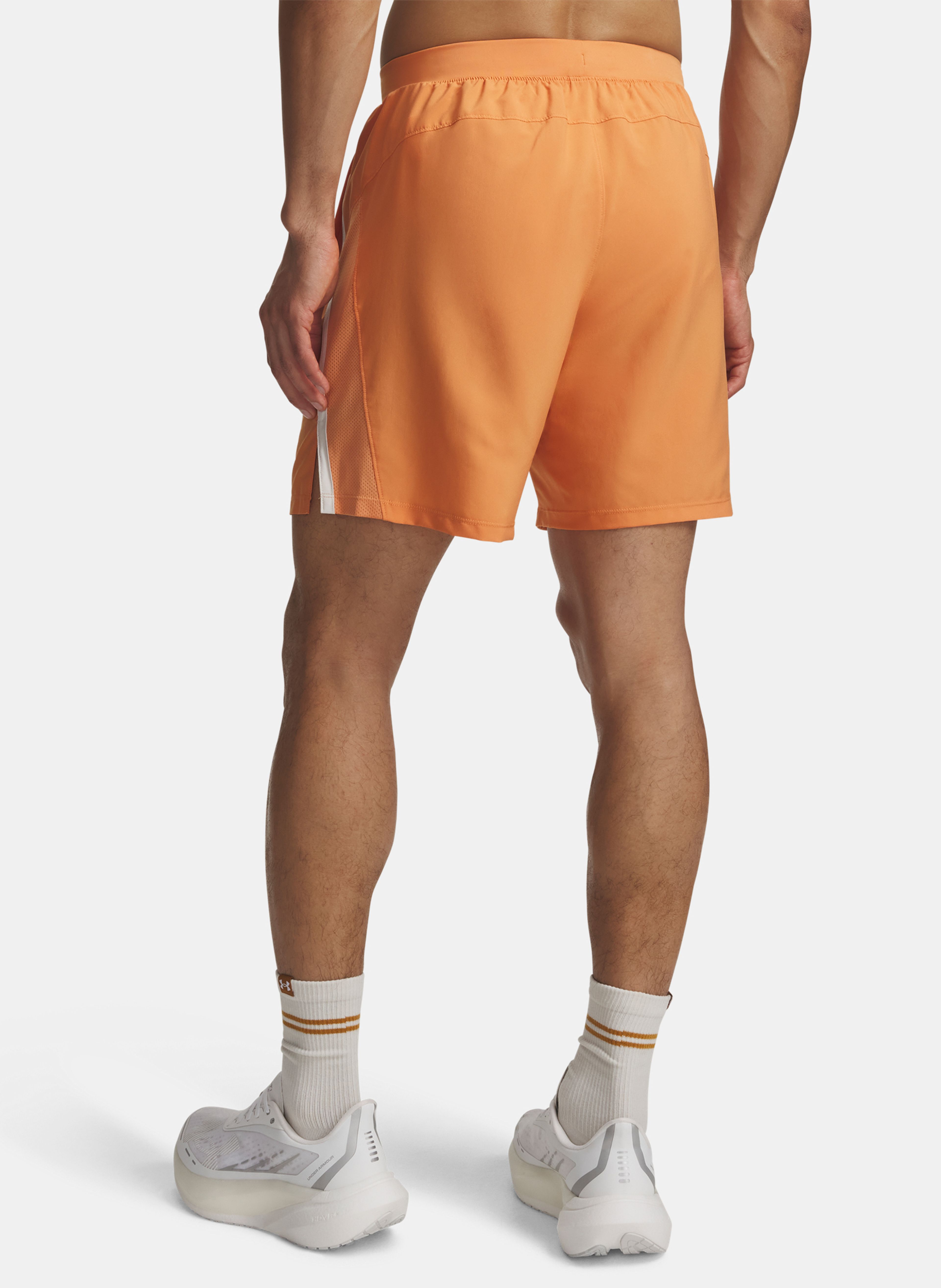 Férfi rövidnadrágok Under Armour UA LAUNCH 7'' SHORTS - 002