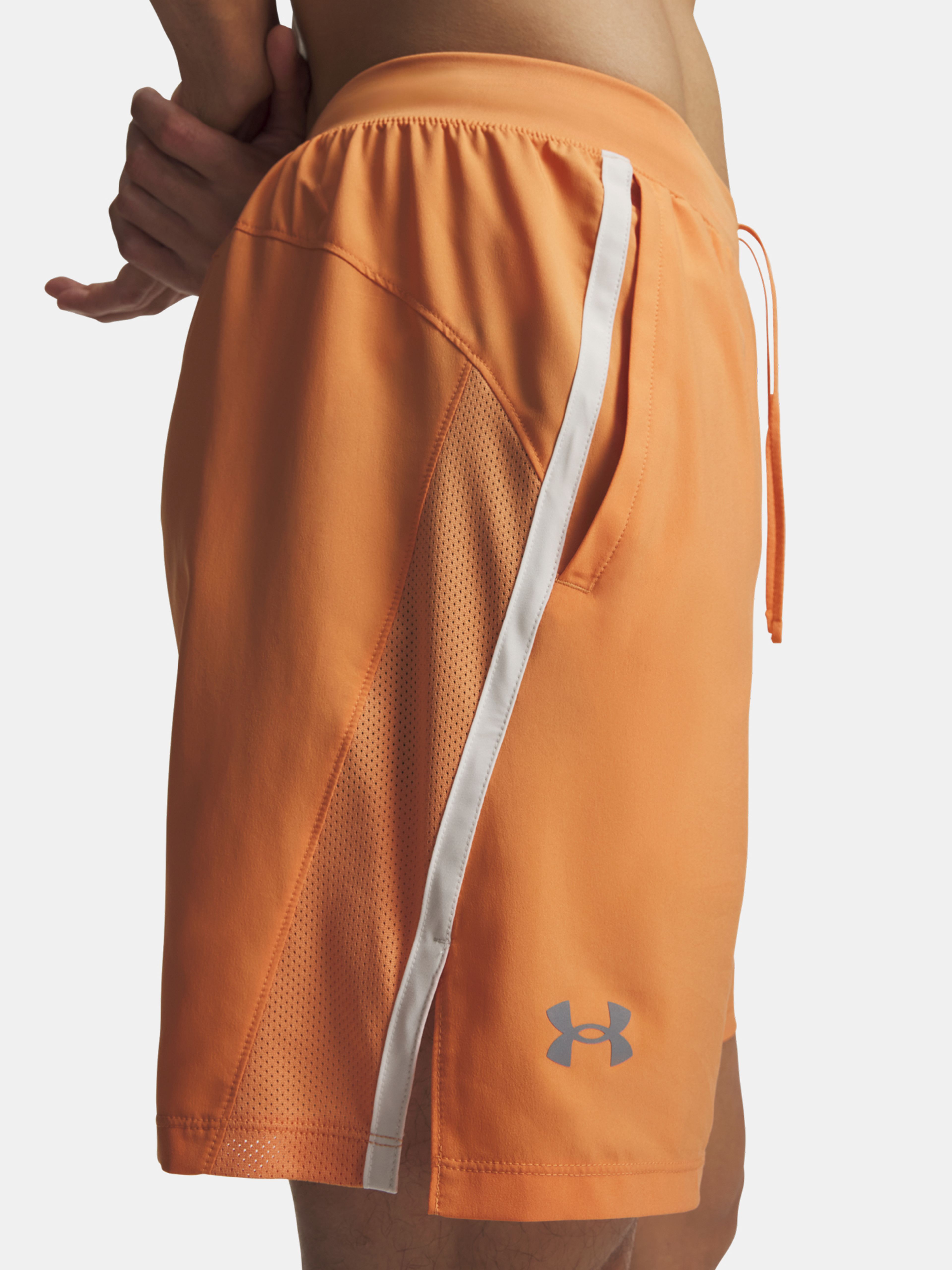 Férfi rövidnadrágok Under Armour UA LAUNCH 7'' SHORTS - 003
