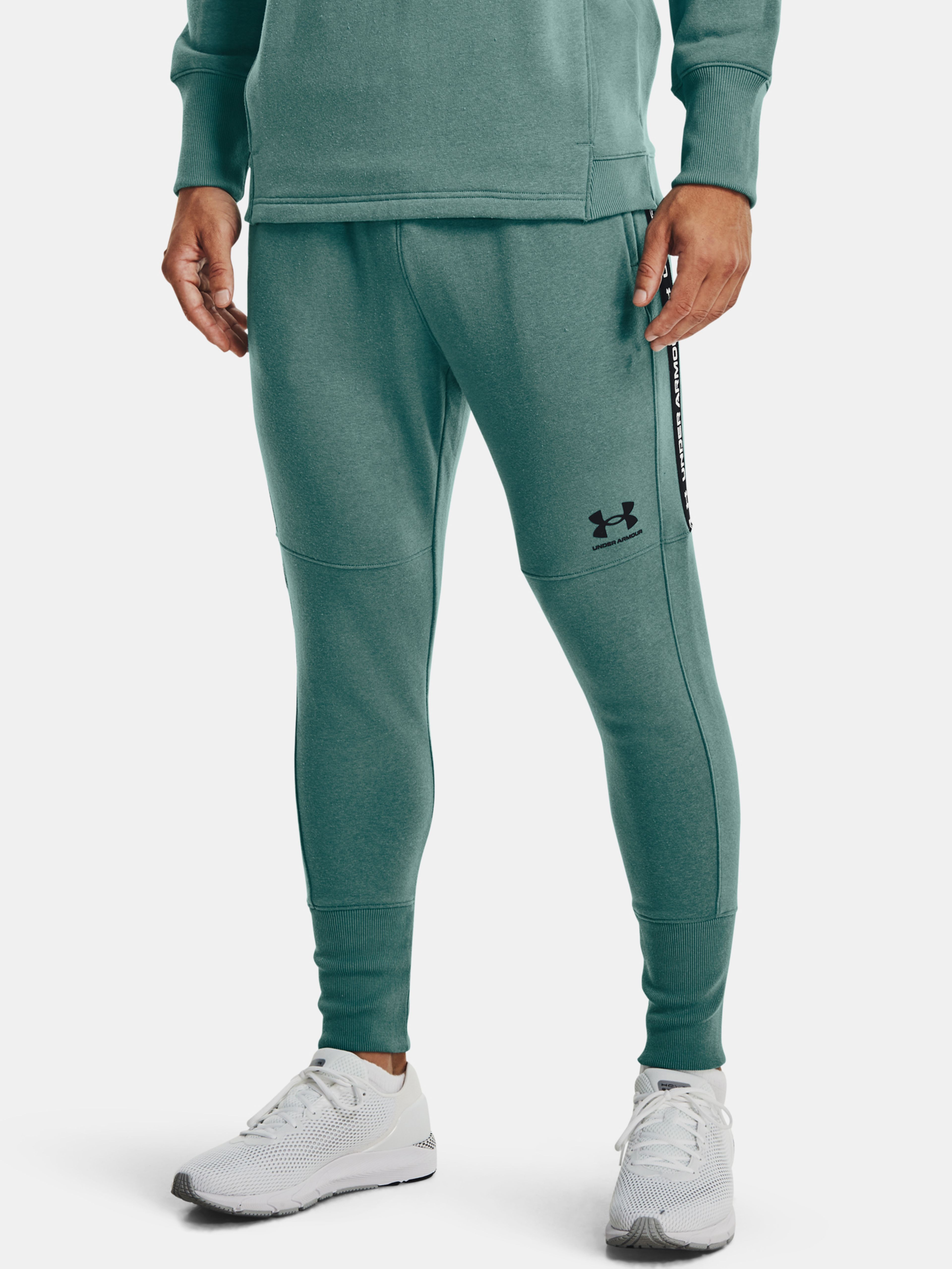 Férfi melegítők Under Armour Accelerate Off-Pitch Jogger