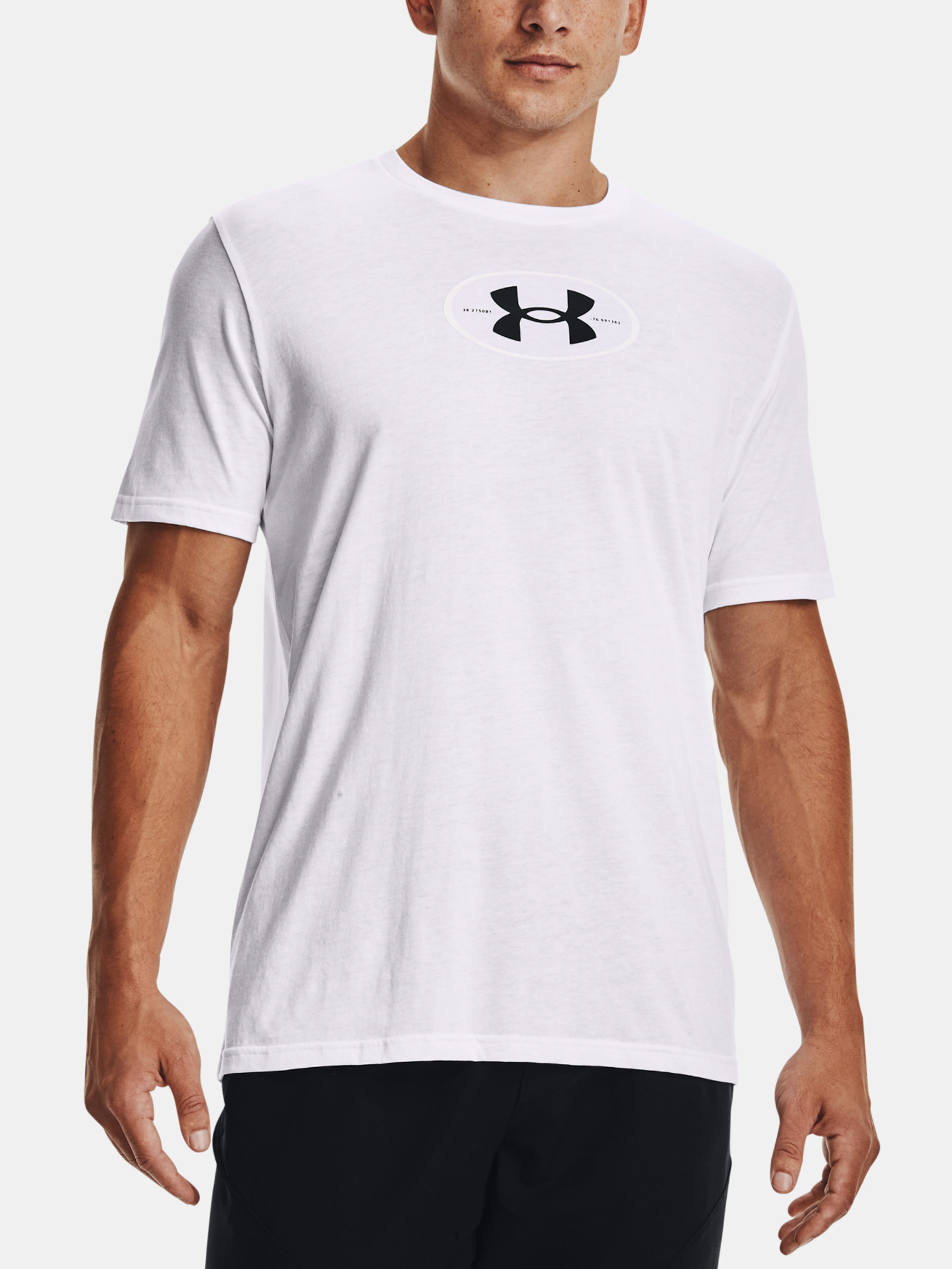 Férfi póló Under Armour UA REPEAT BRANDED SS