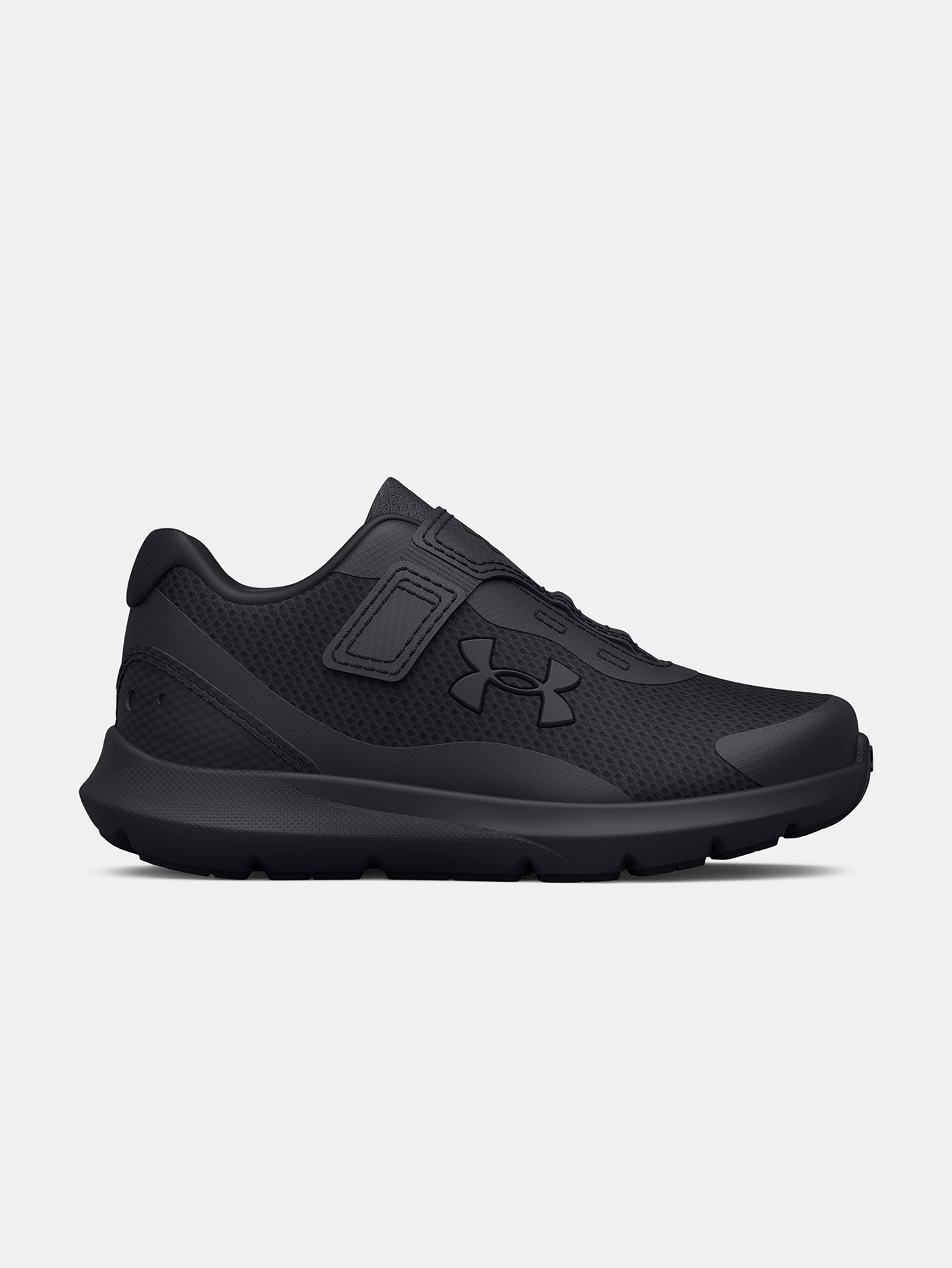 Deški čevlji Under Armour UA BINF Surge 3 AC-BLK