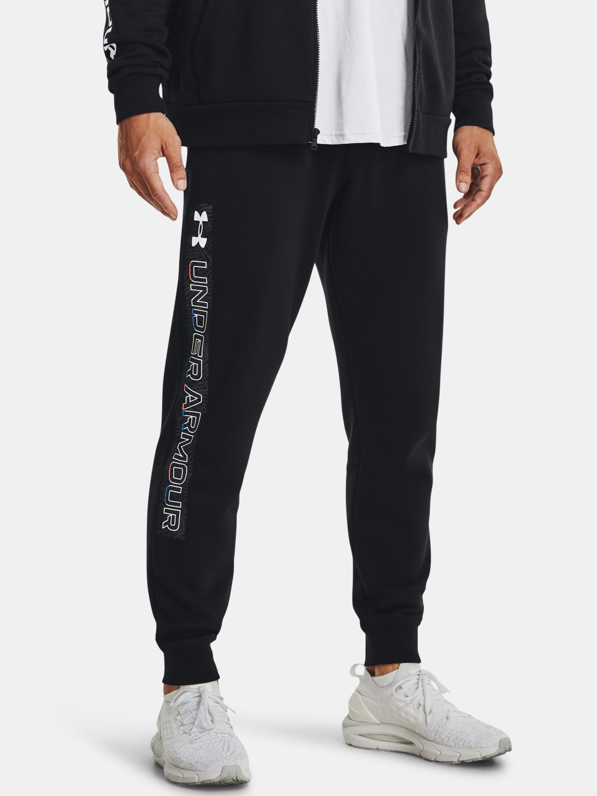 Pánske tepláky Under Armour UA RIVAL FLC GRAPHIC JOGGER - 001