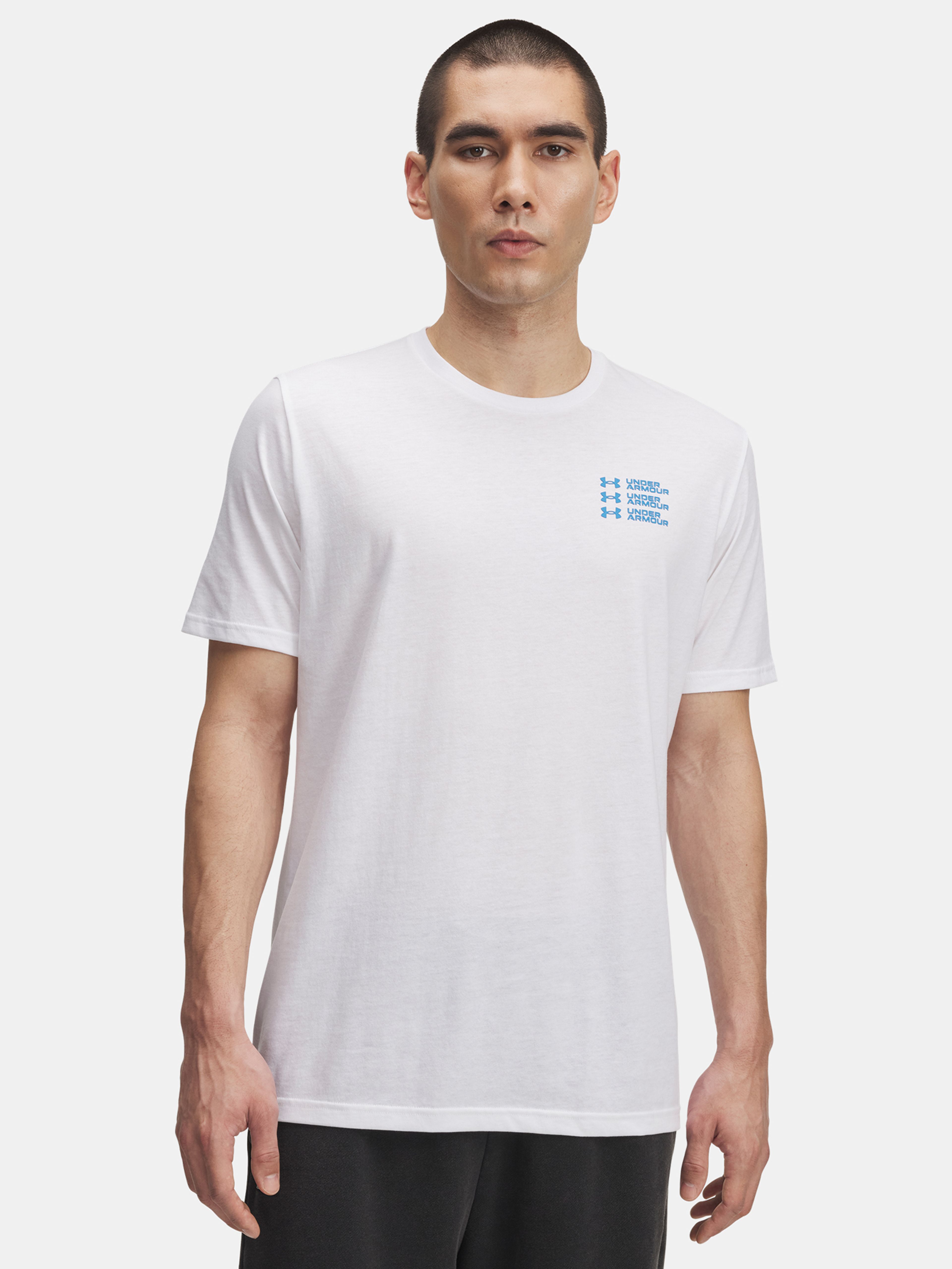 Pánske tričko Under Armour UA TRIPLE STACK LC LOGO SS-WHT