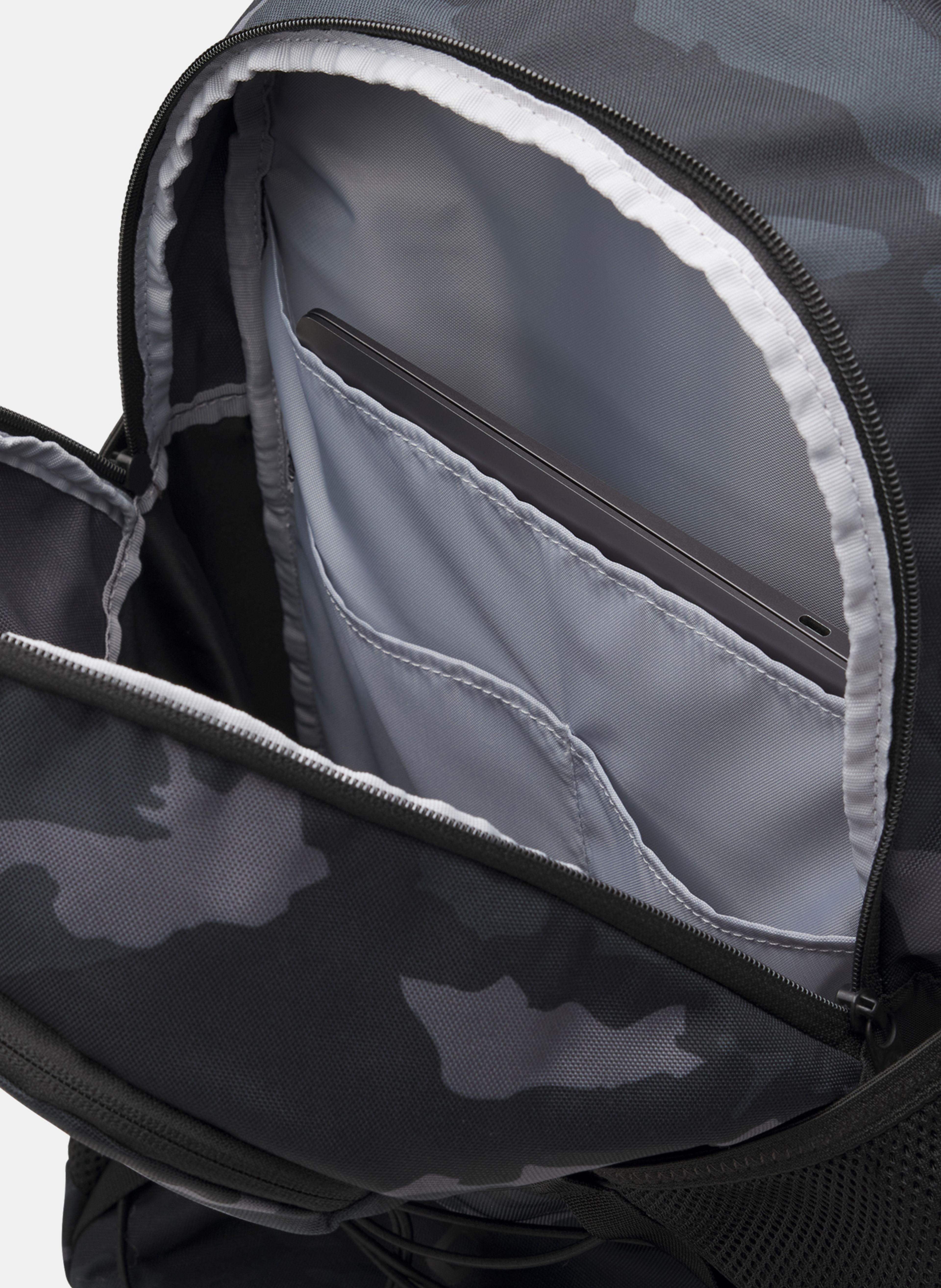 Unisex batoh Under Armour Hustle Sport 6.0 Backpack-BLK - 003