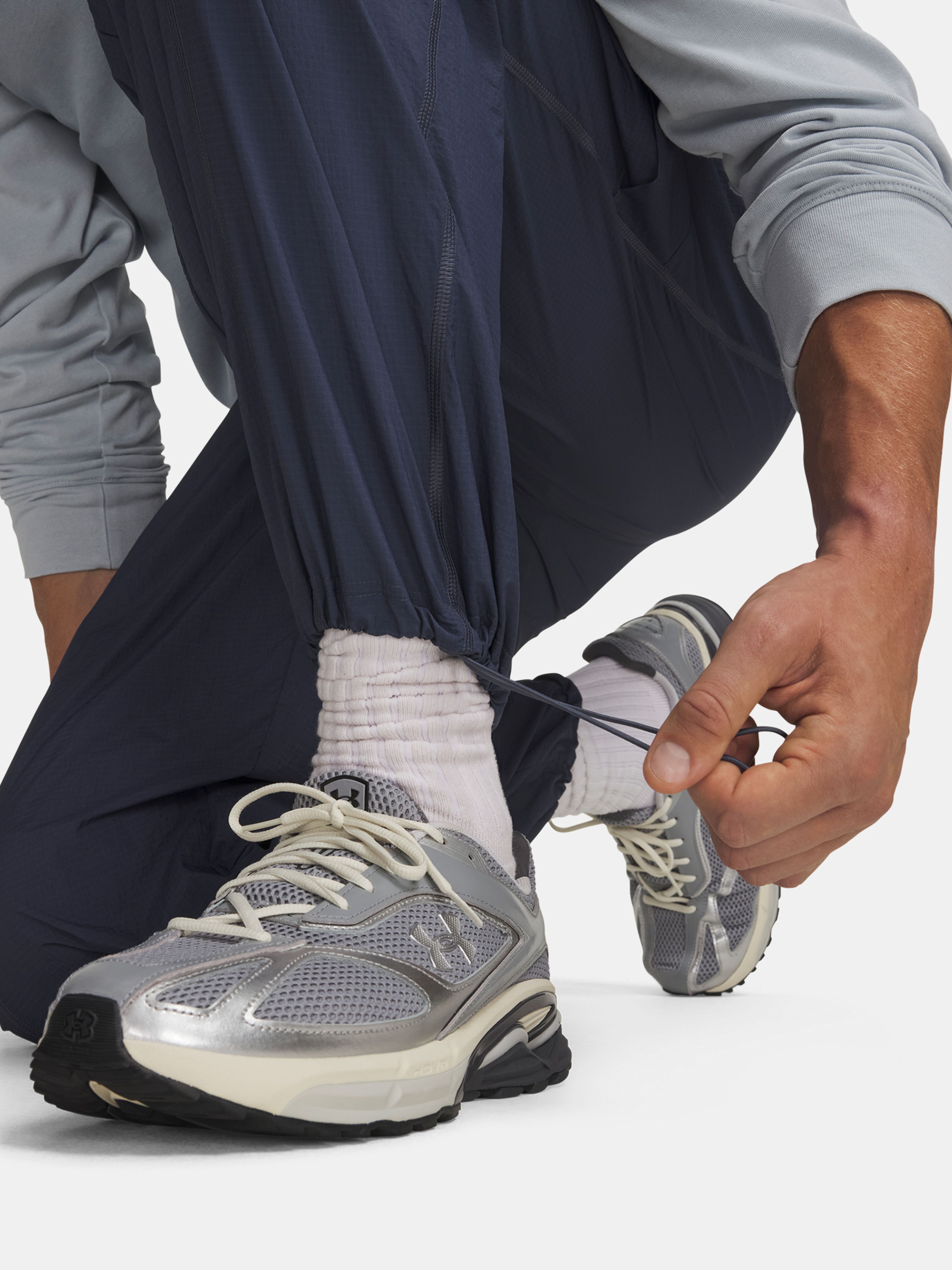 Moške športne hlače Under Armour UA UNSTOPPABLE WVN PNT SOLID - 003