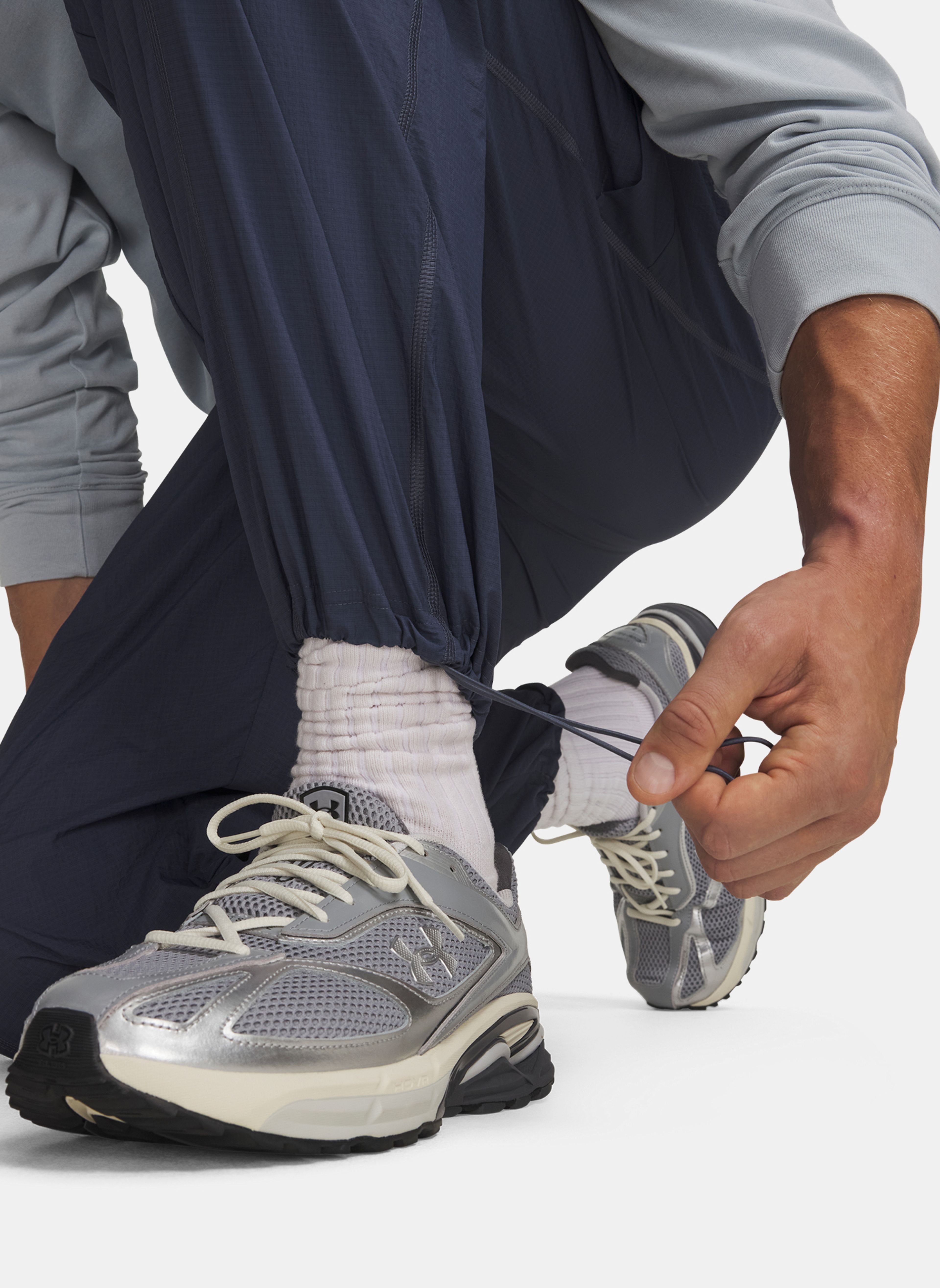 Moške športne hlače Under Armour UA UNSTOPPABLE WVN PNT SOLID - 003
