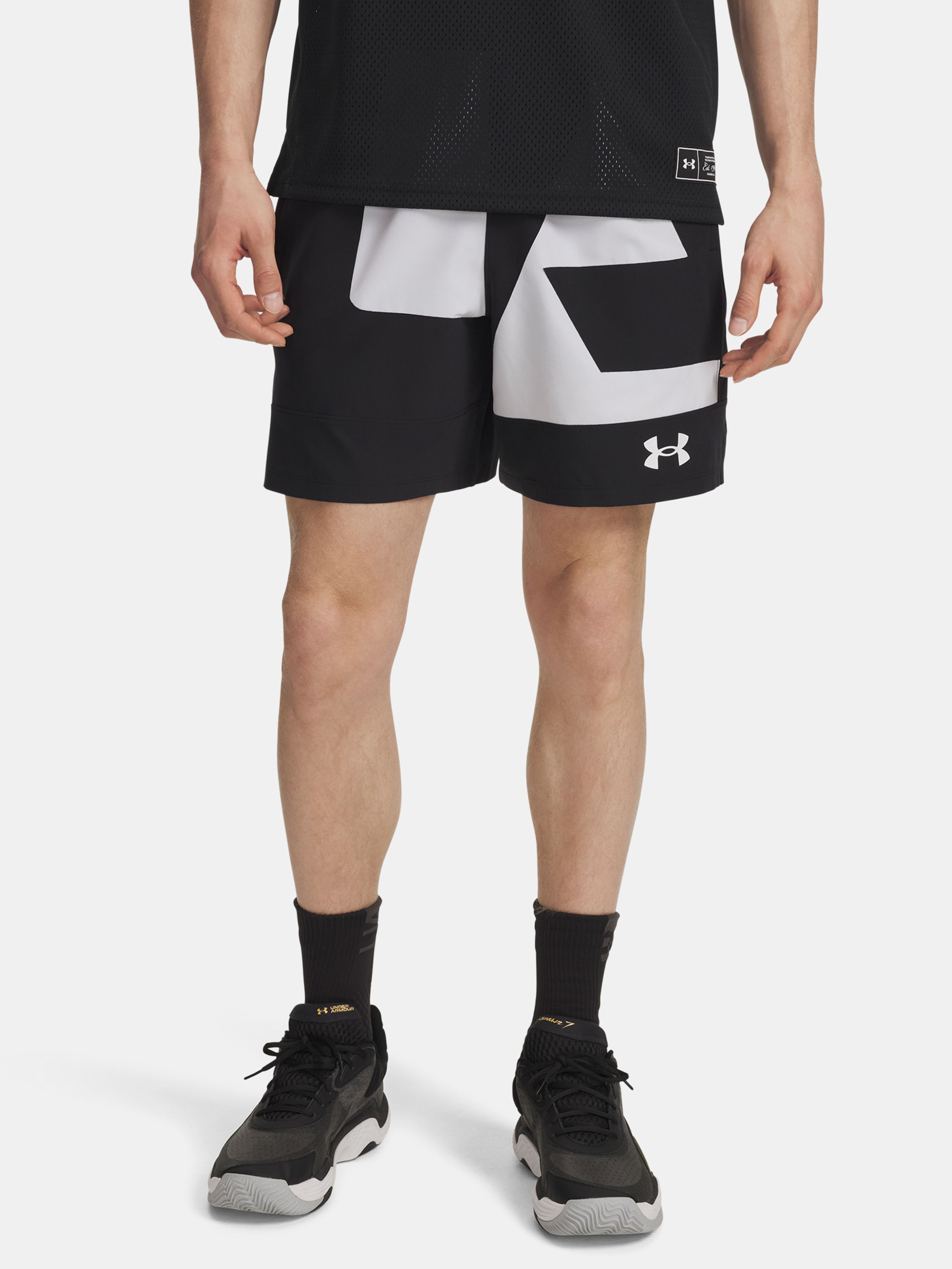Pánske kraťasy Under Armour UA M Zone 7in Wvn Short Grphc-BLK