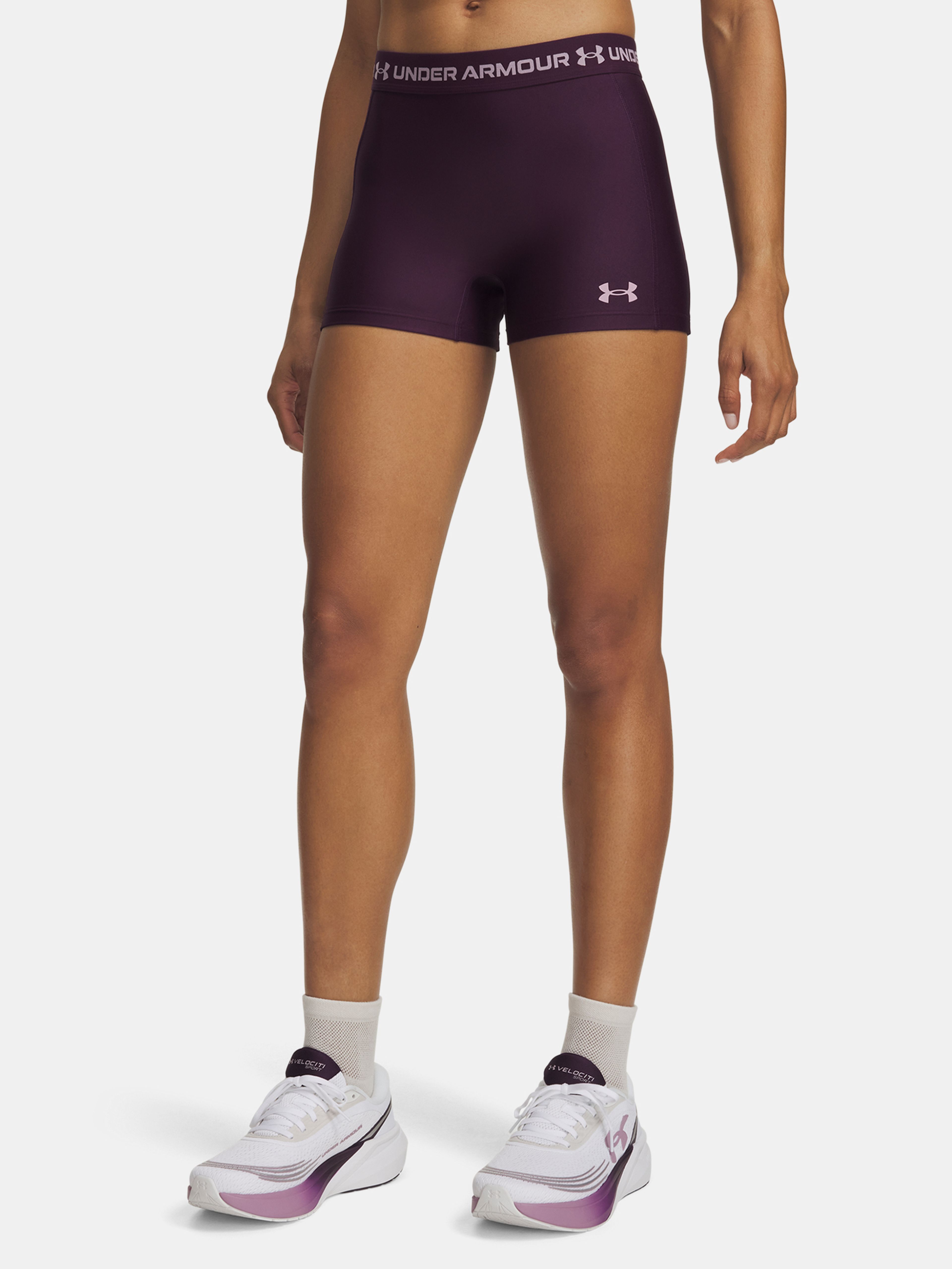 Sieviešu īsbikses Under Armour HEATGEAR Shorty - 001