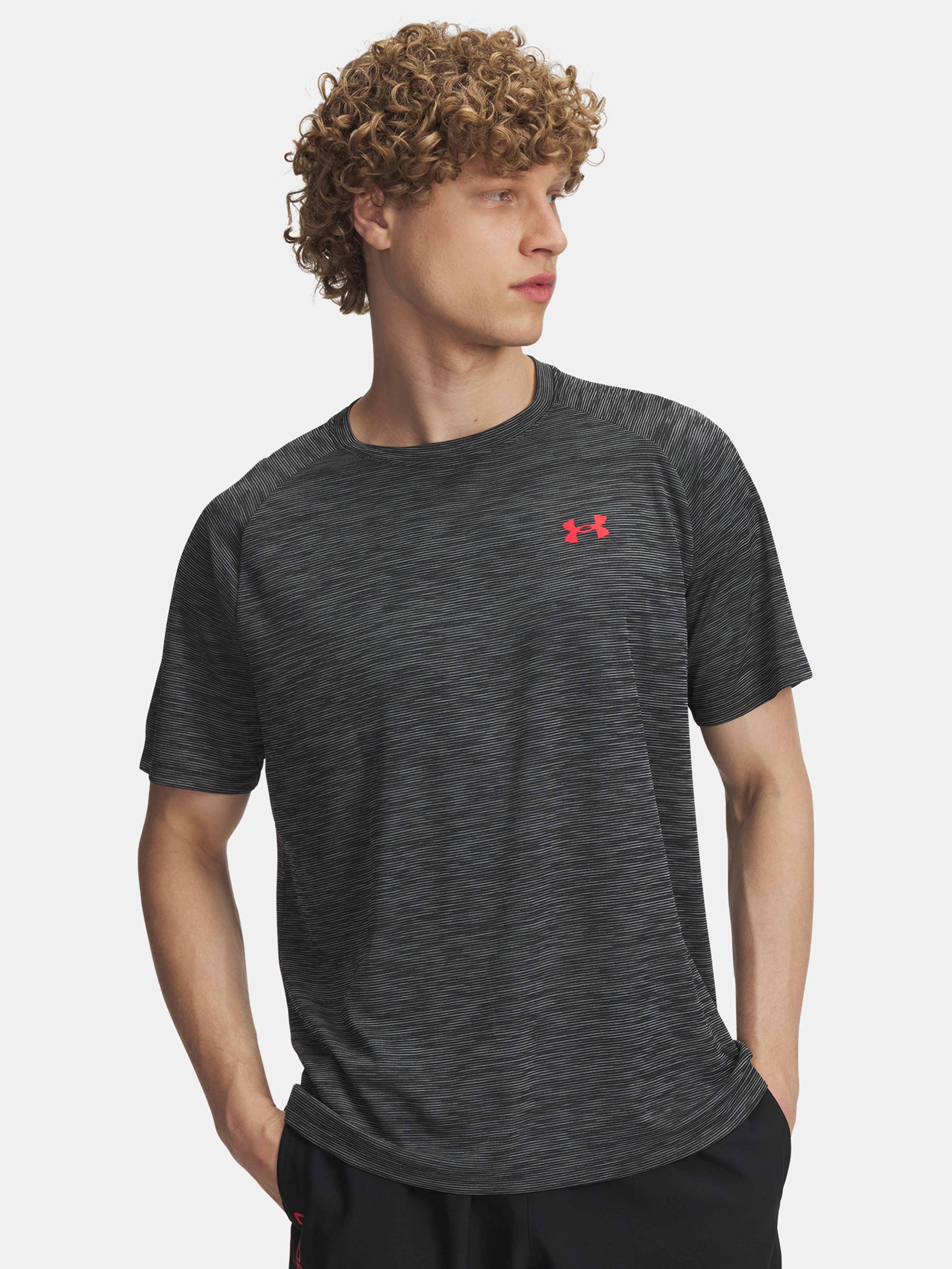 Moška majica Under Armour UA Tech Textured SS-BLK